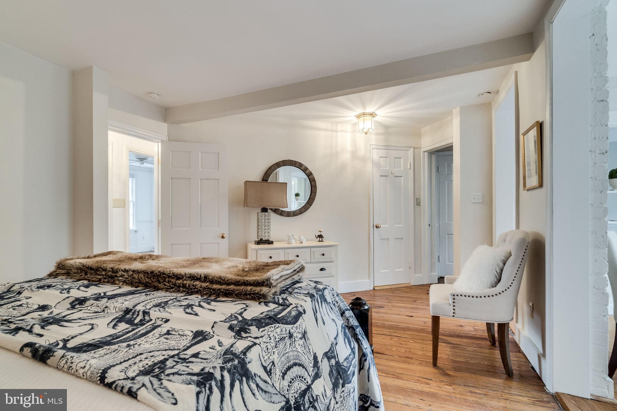 OLD TOWN ALEXANDRIA - Residential