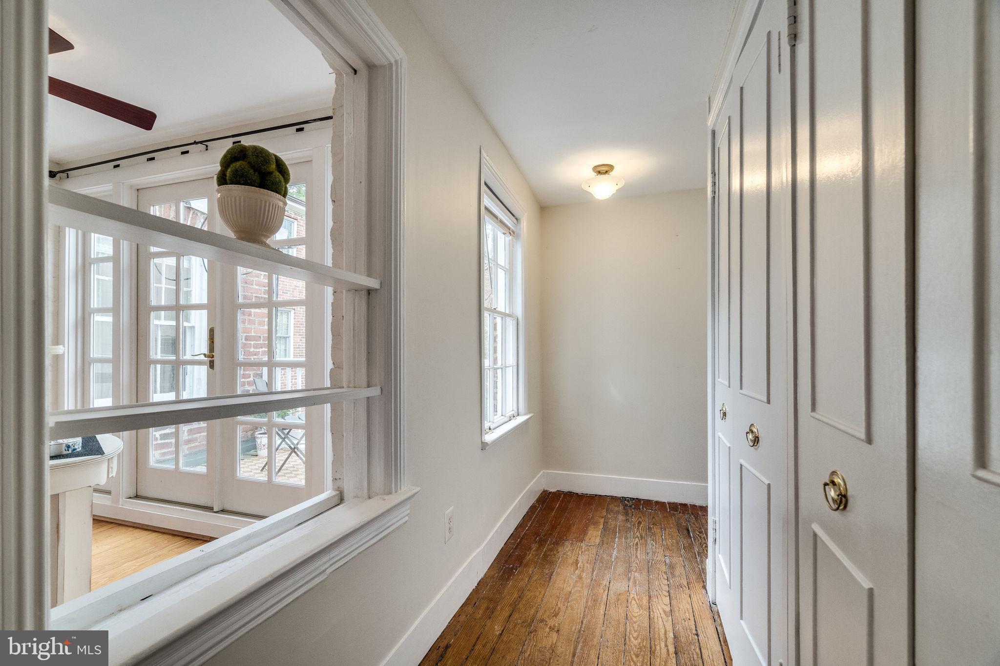 OLD TOWN ALEXANDRIA - Residential