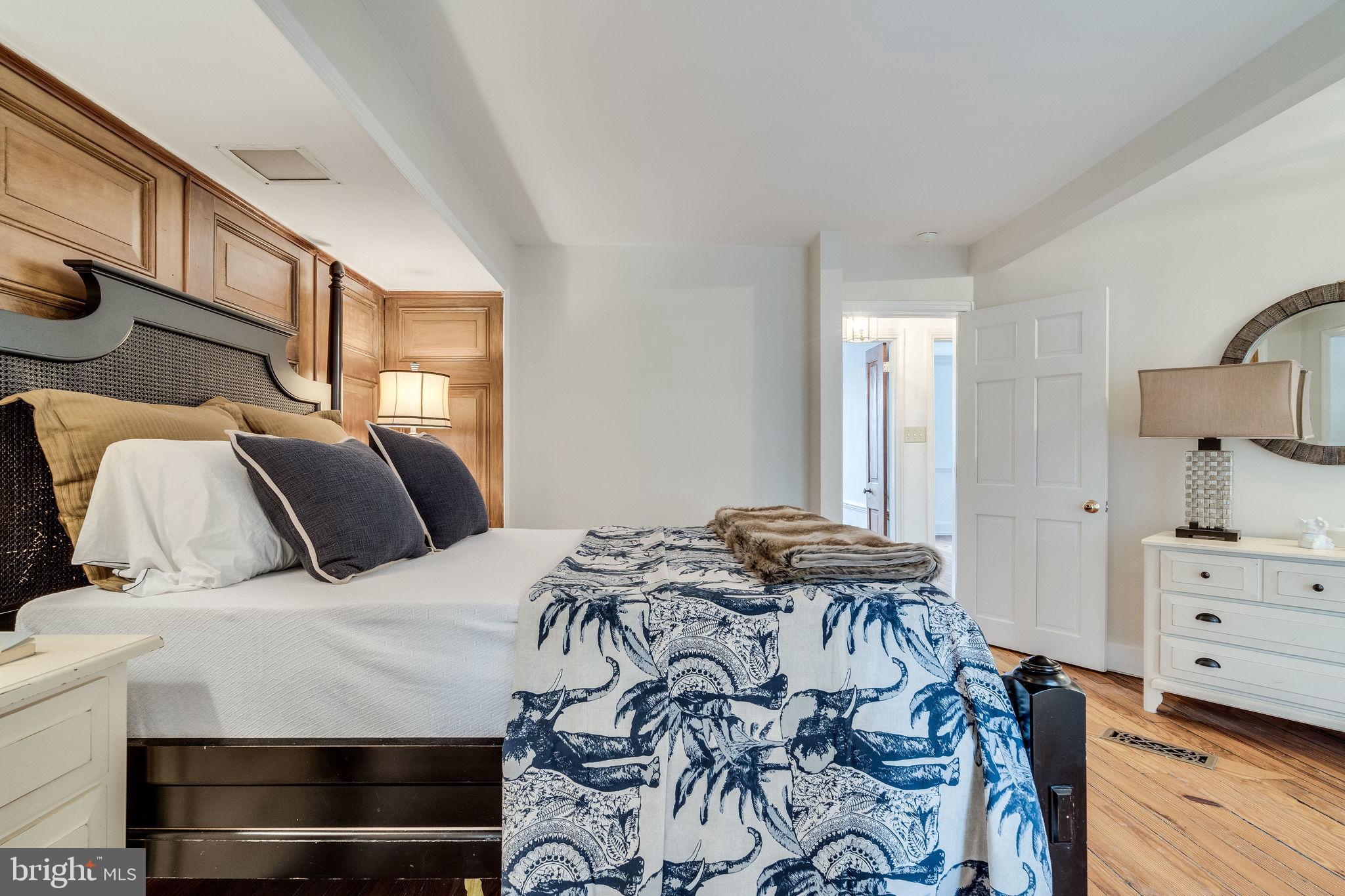 OLD TOWN ALEXANDRIA - Residential