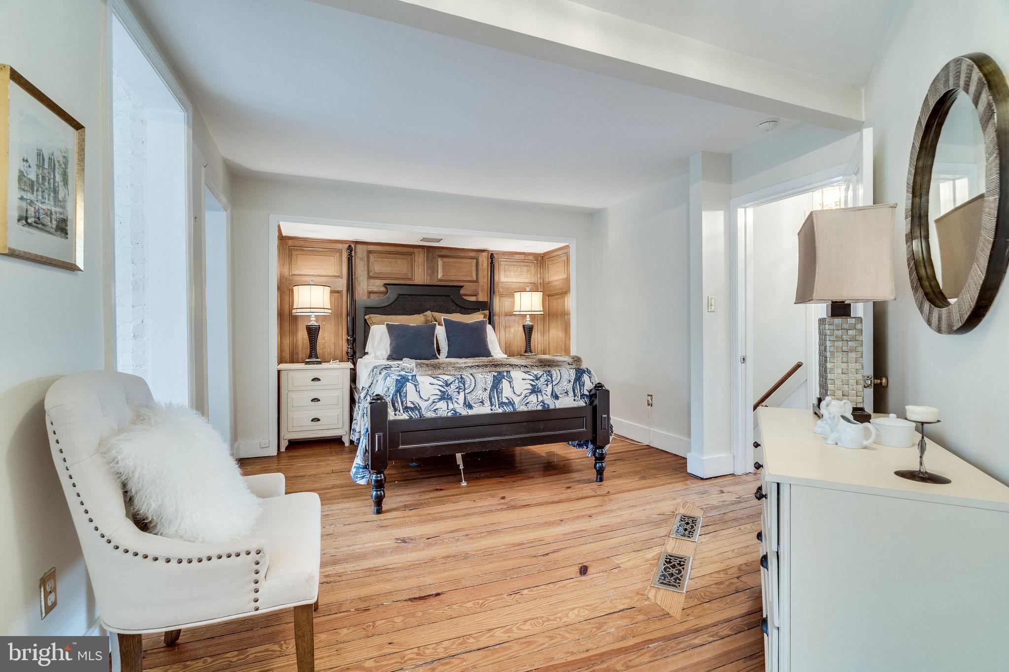 OLD TOWN ALEXANDRIA - Residential