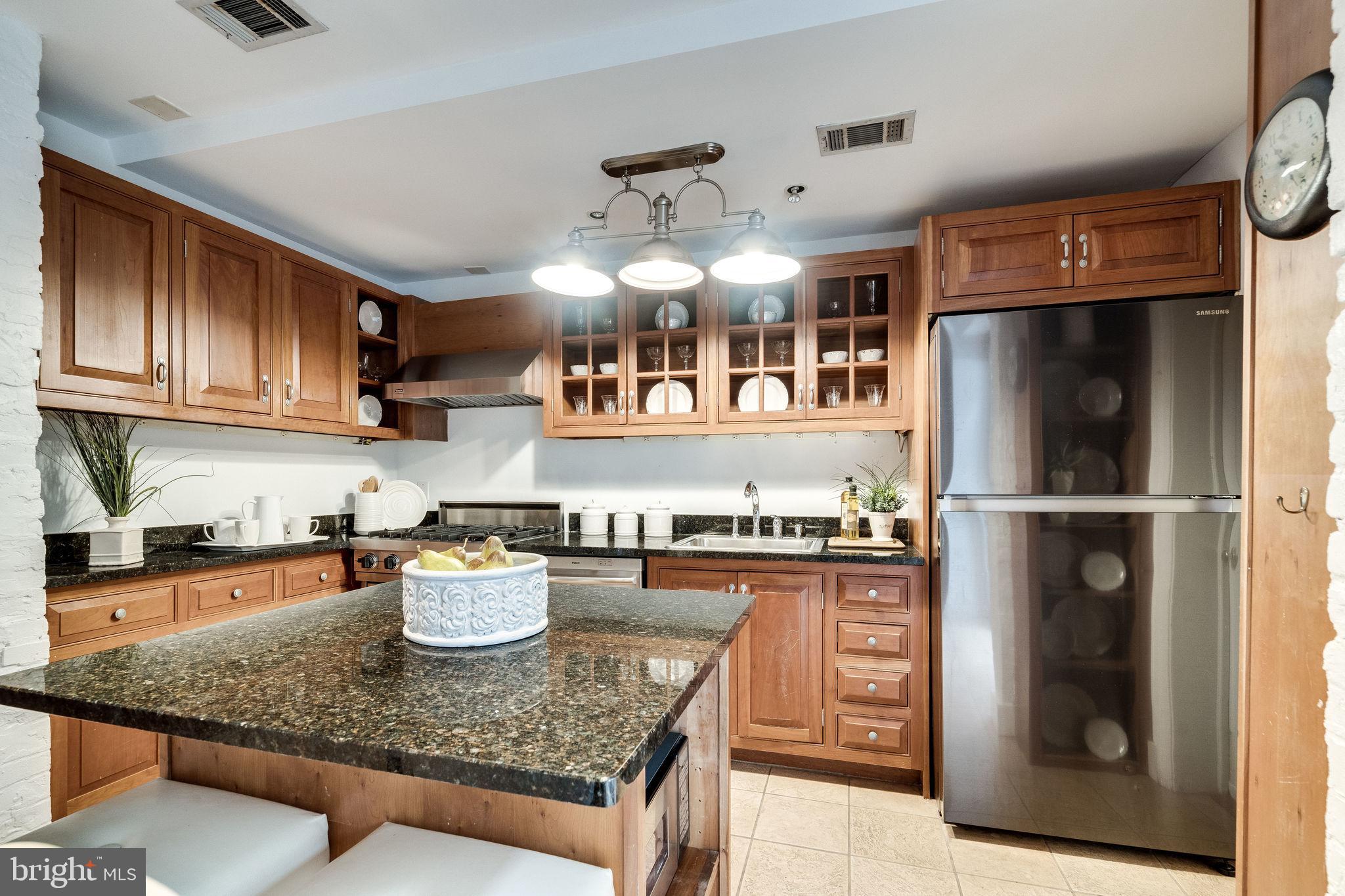 OLD TOWN ALEXANDRIA - Residential