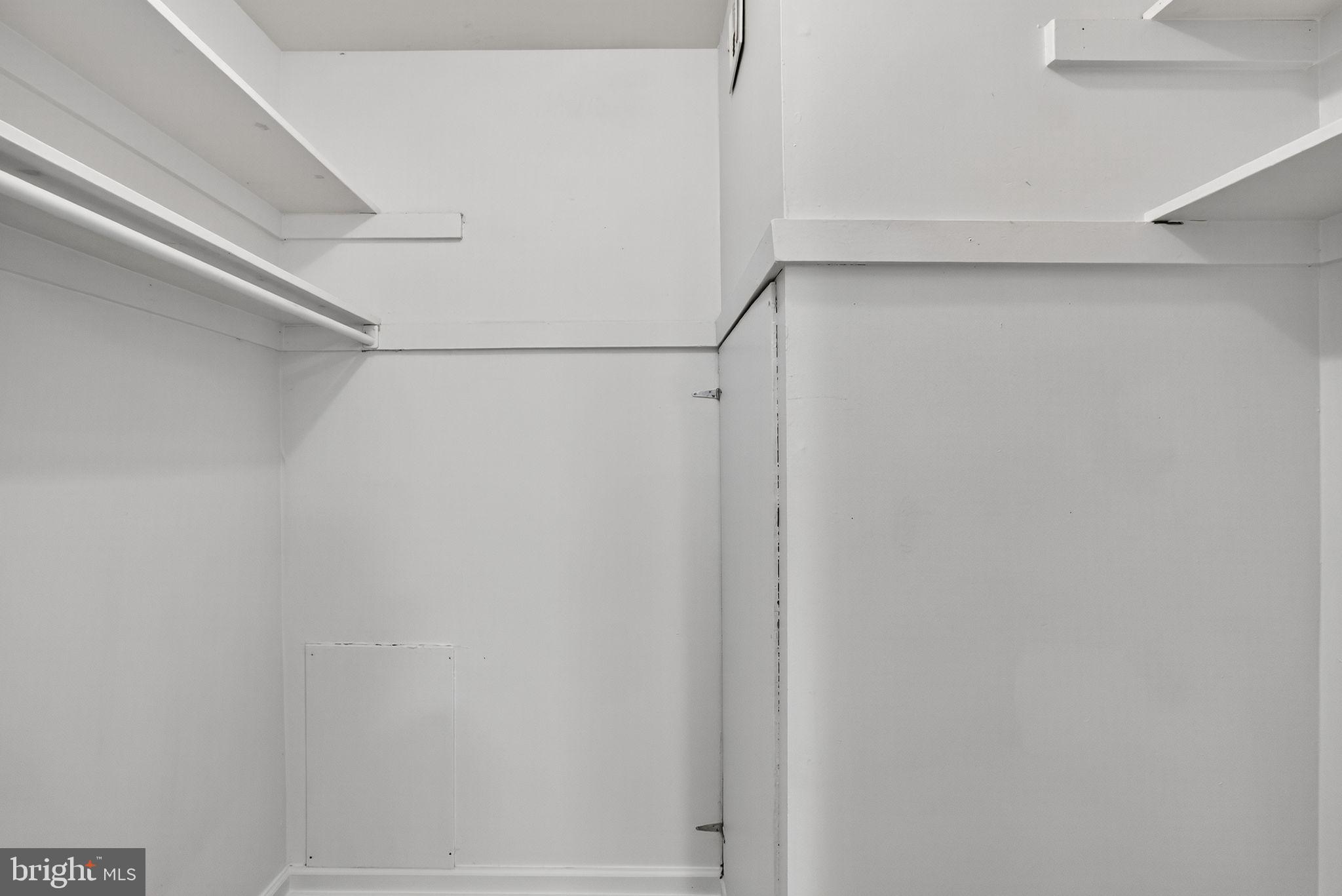 CHELSEA WOODS - Residential Lease