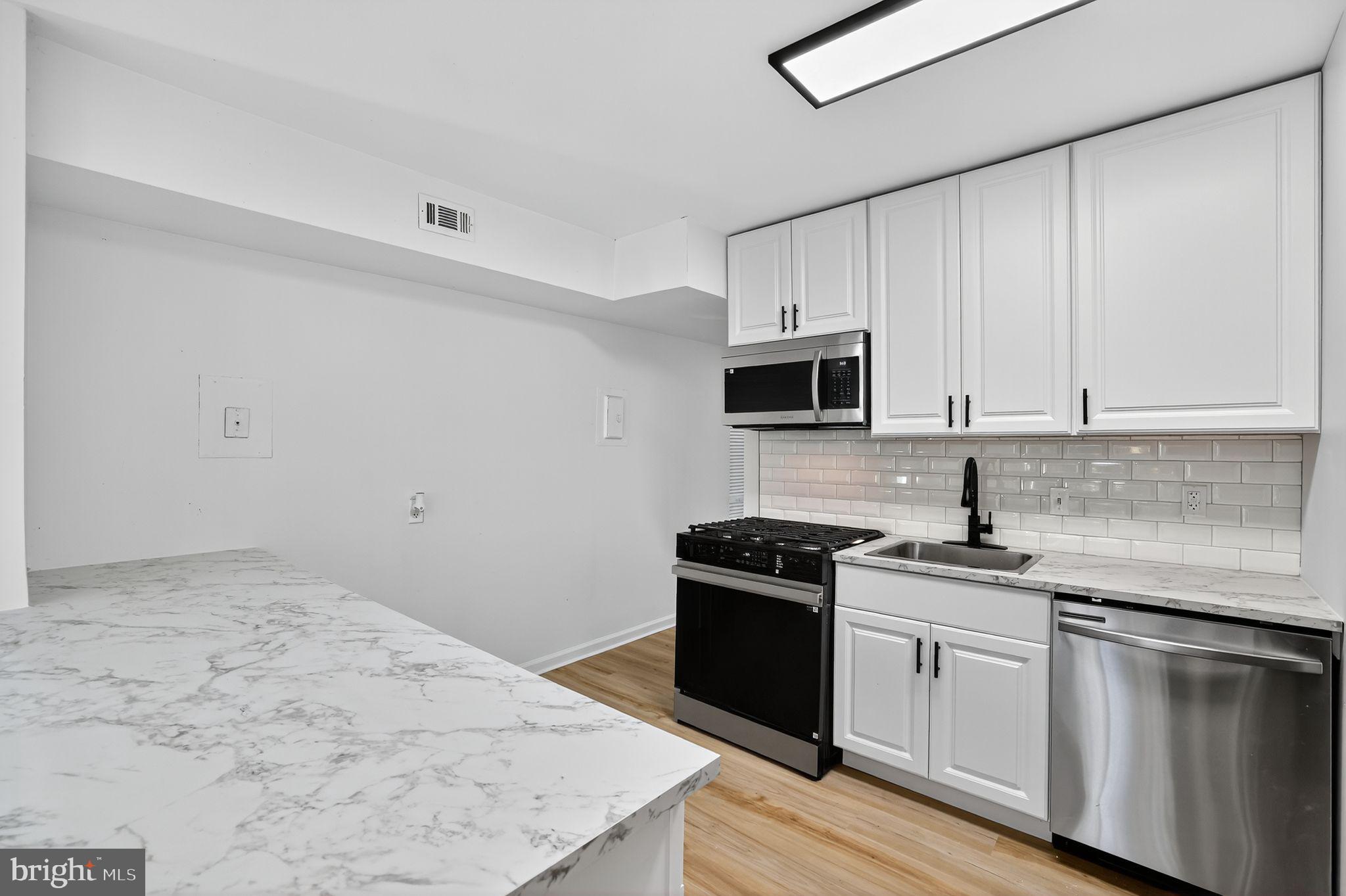 CHELSEA WOODS - Residential Lease