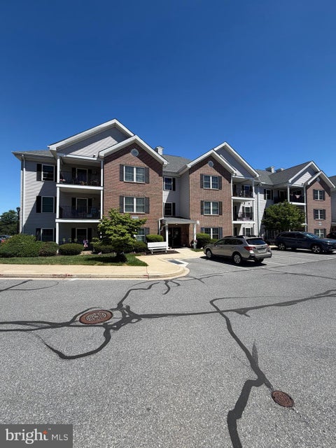 Condo For Sale - 6508 Ridenour Way #2B<br/> SYKESVILLE, MD 21784