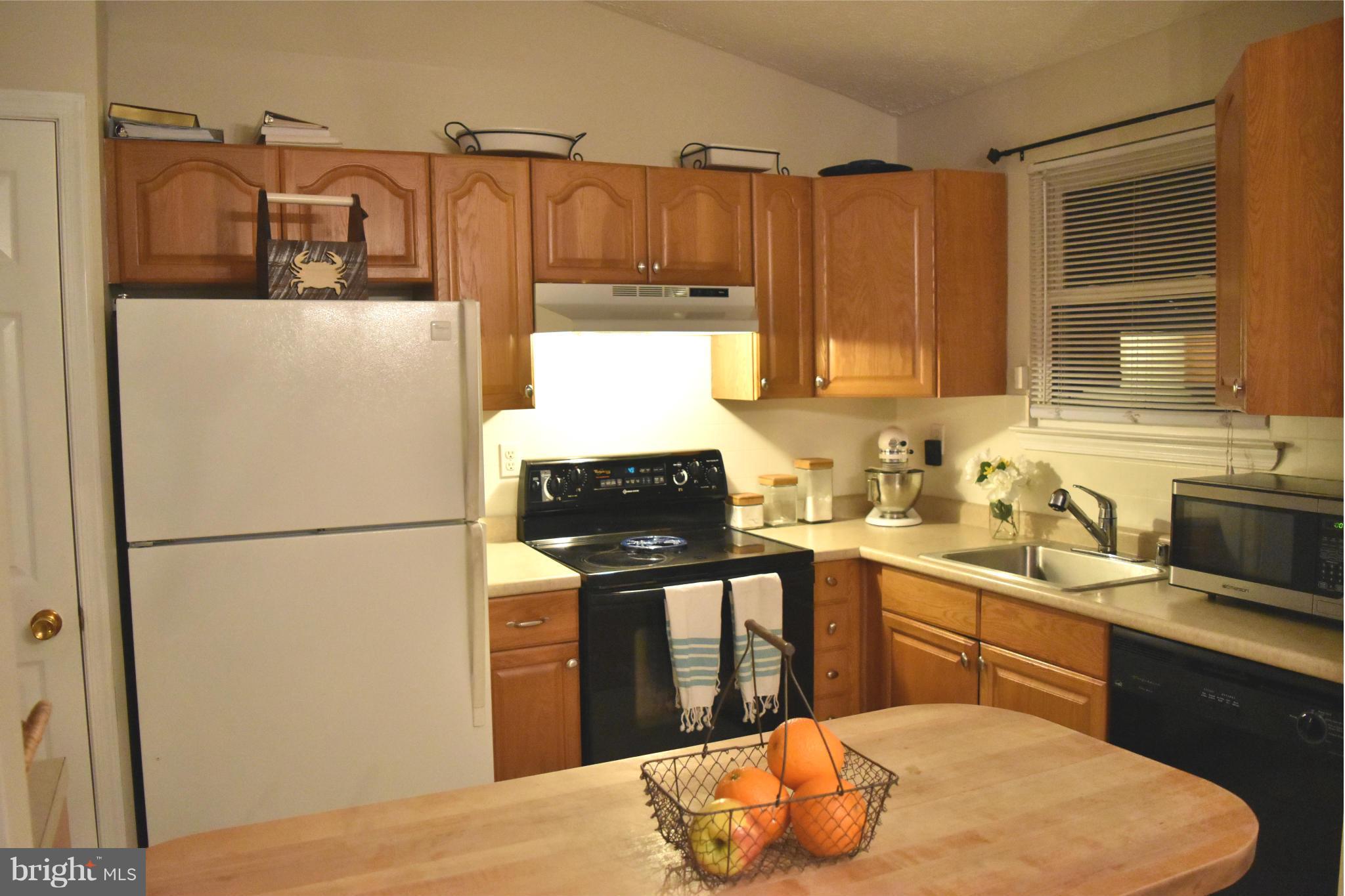 LINTHICUM OAKS - Residential