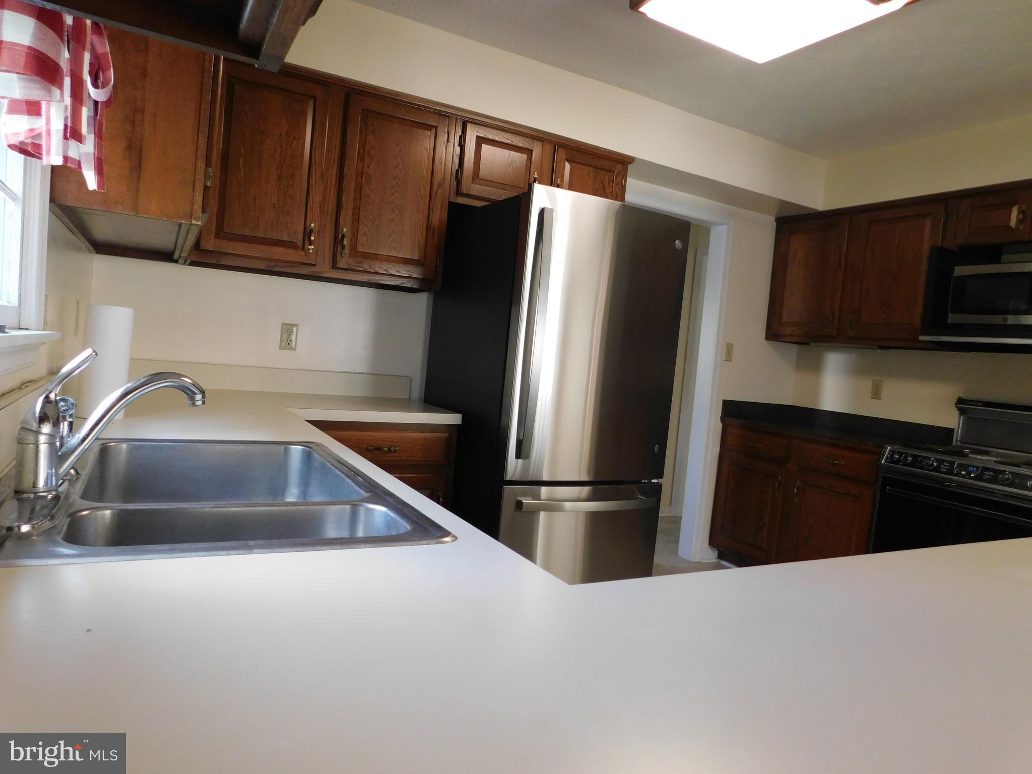 ALBIN VILLAGE - Residential Lease