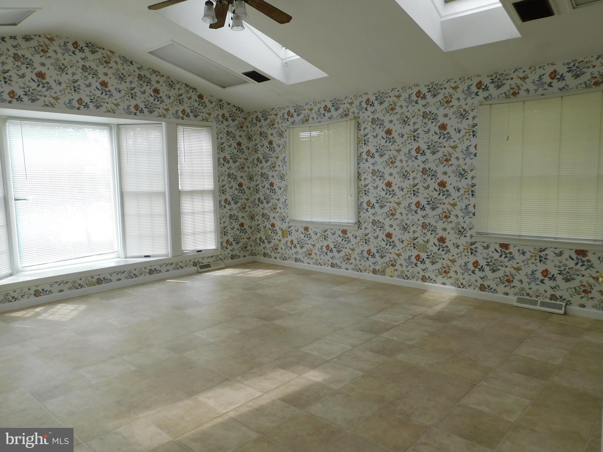 ALBIN VILLAGE - Residential Lease