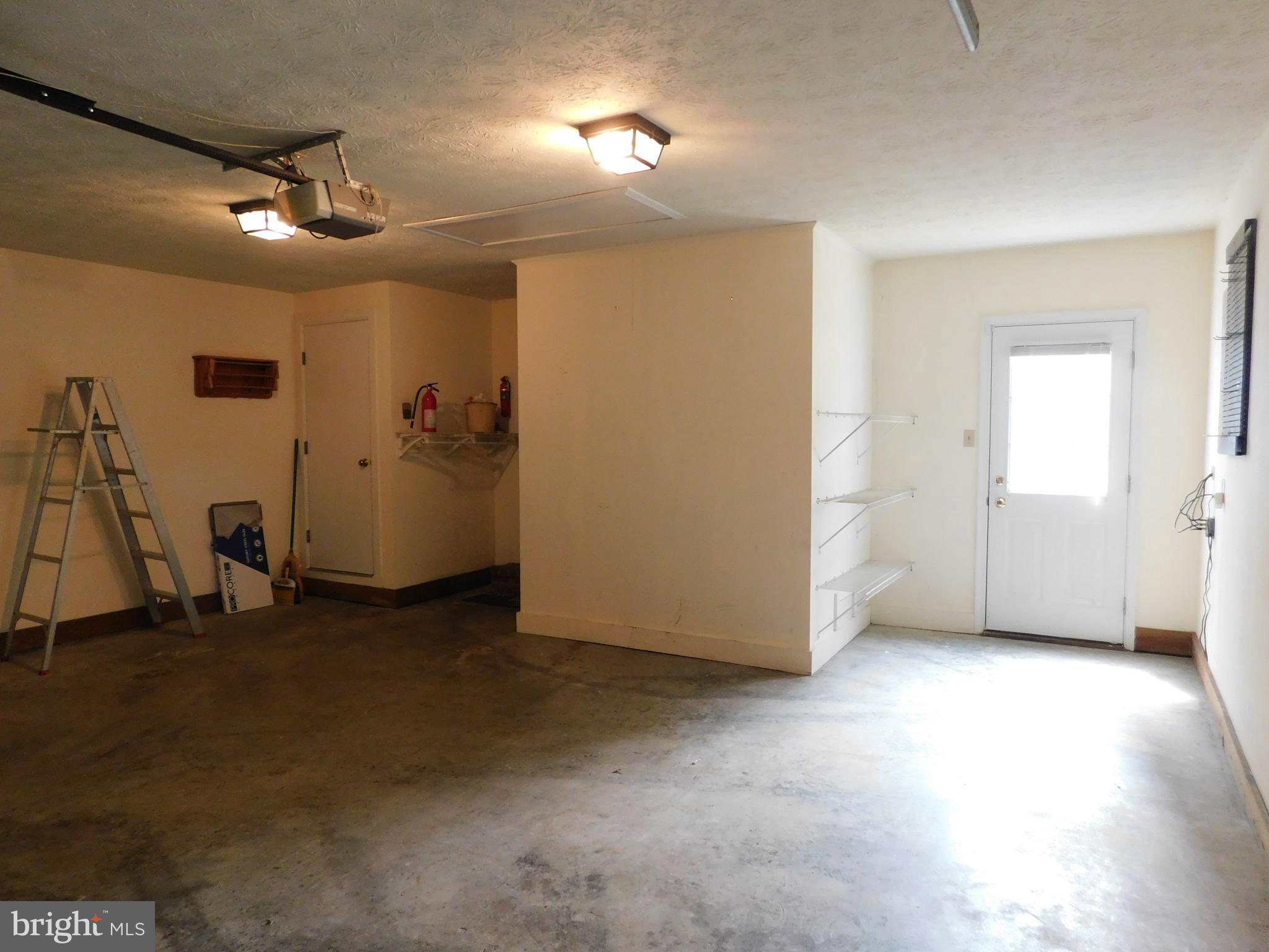 ALBIN VILLAGE - Residential Lease