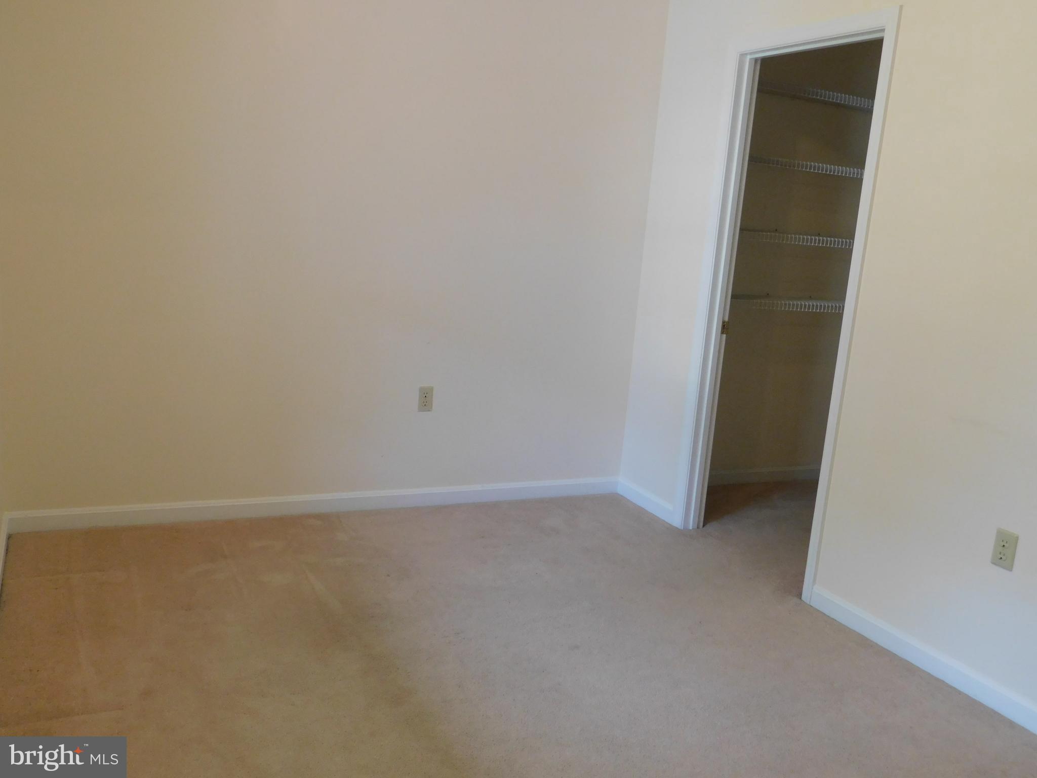 ALBIN VILLAGE - Residential Lease