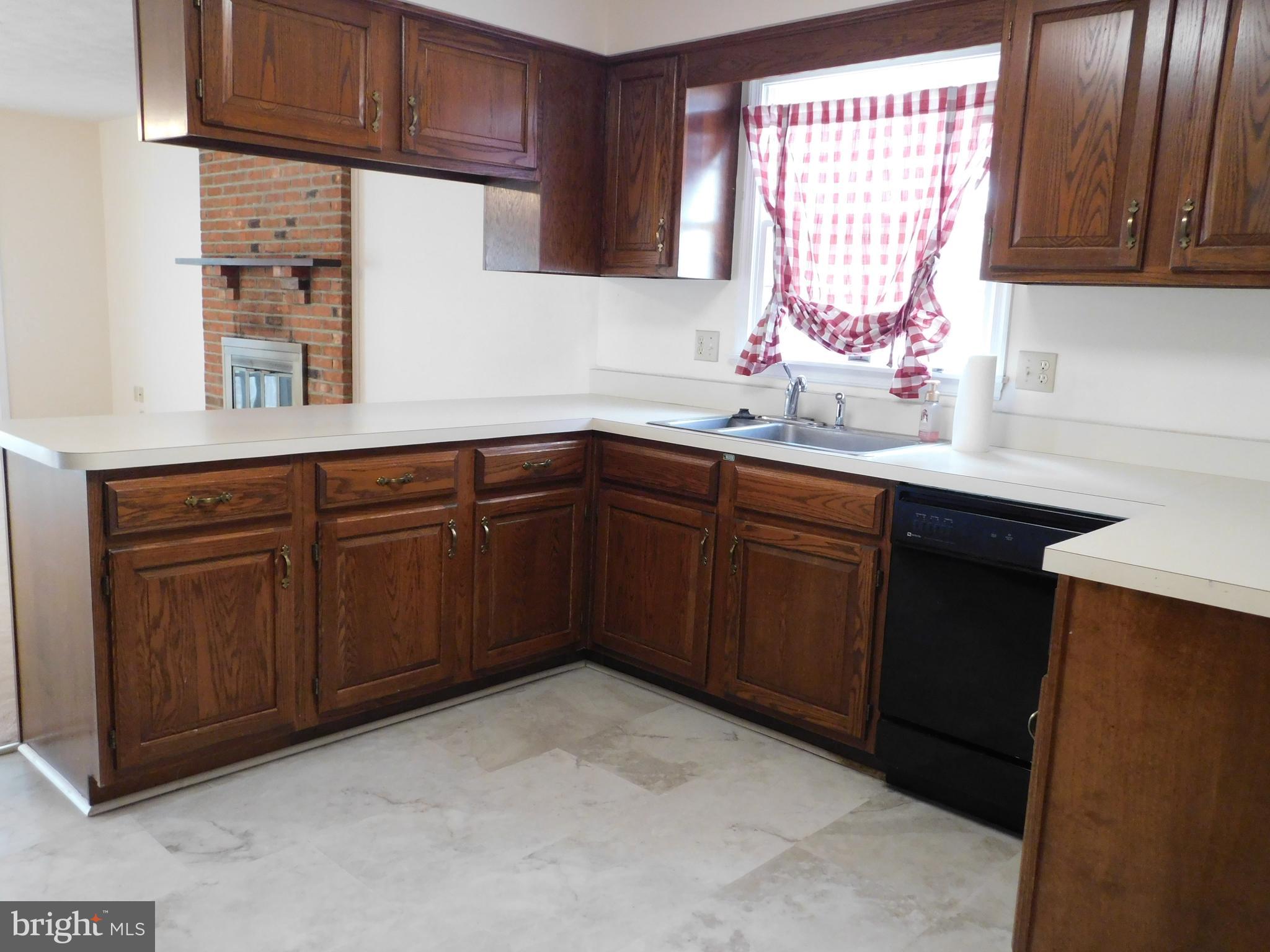 ALBIN VILLAGE - Residential Lease