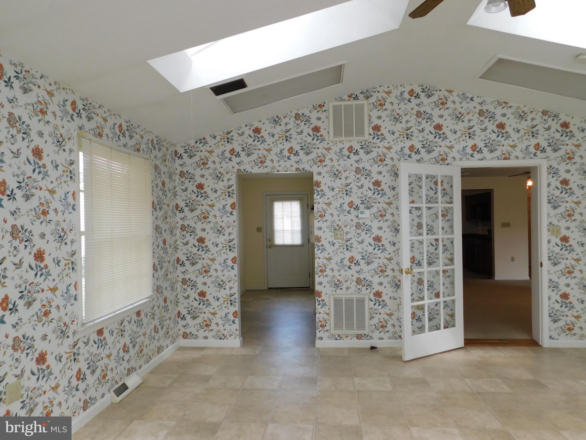 ALBIN VILLAGE - Residential Lease