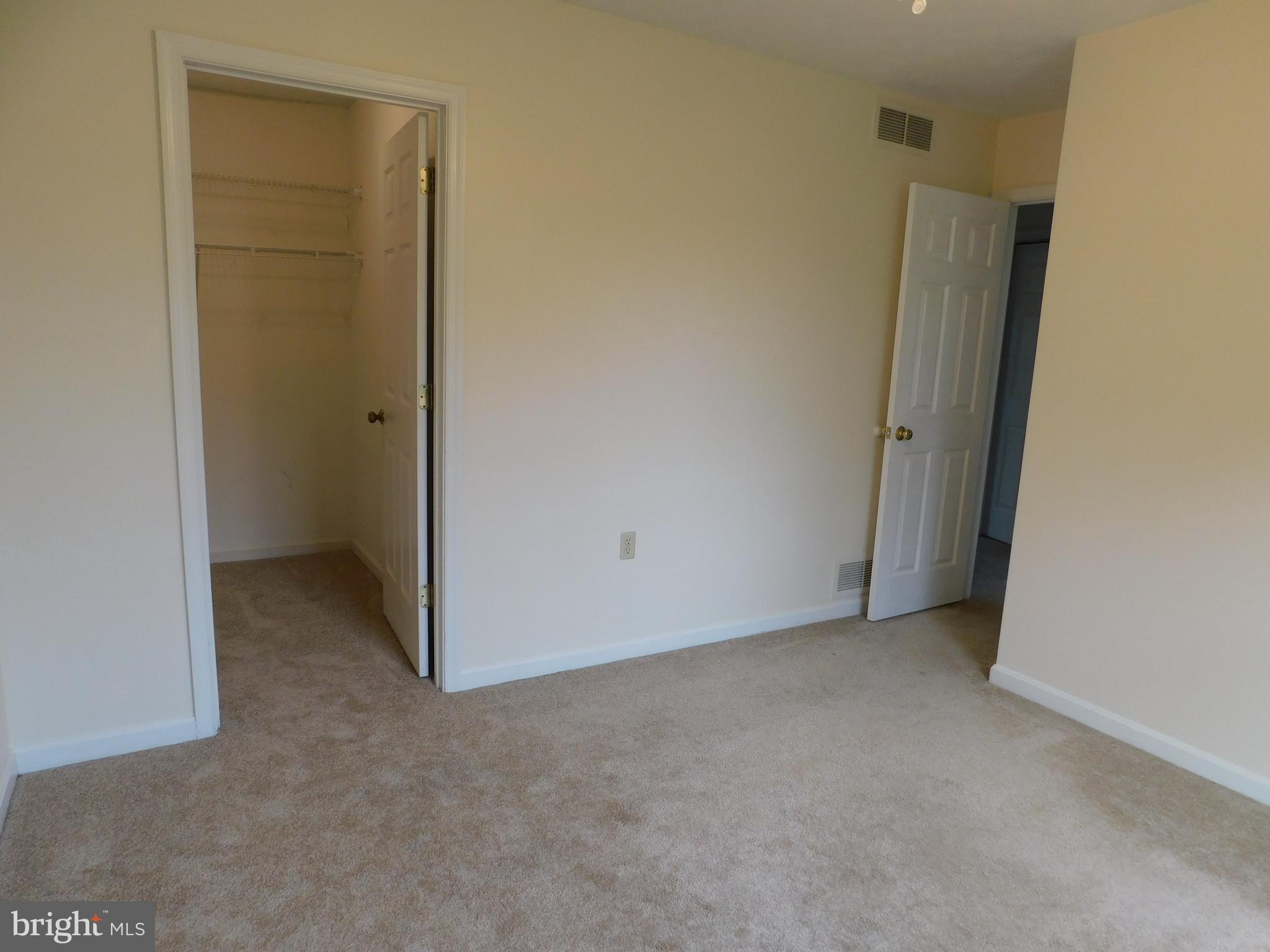 ALBIN VILLAGE - Residential Lease