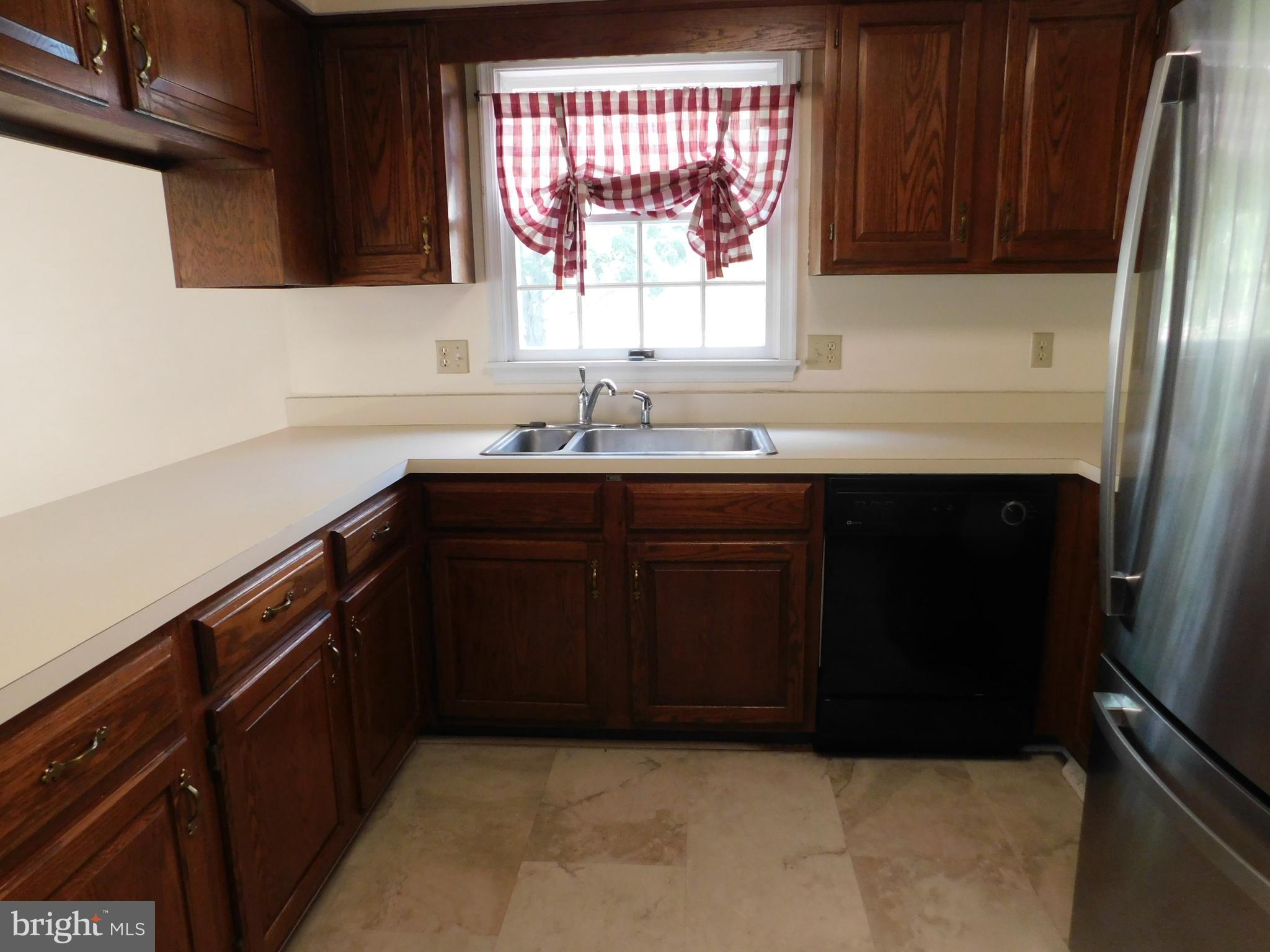 ALBIN VILLAGE - Residential Lease