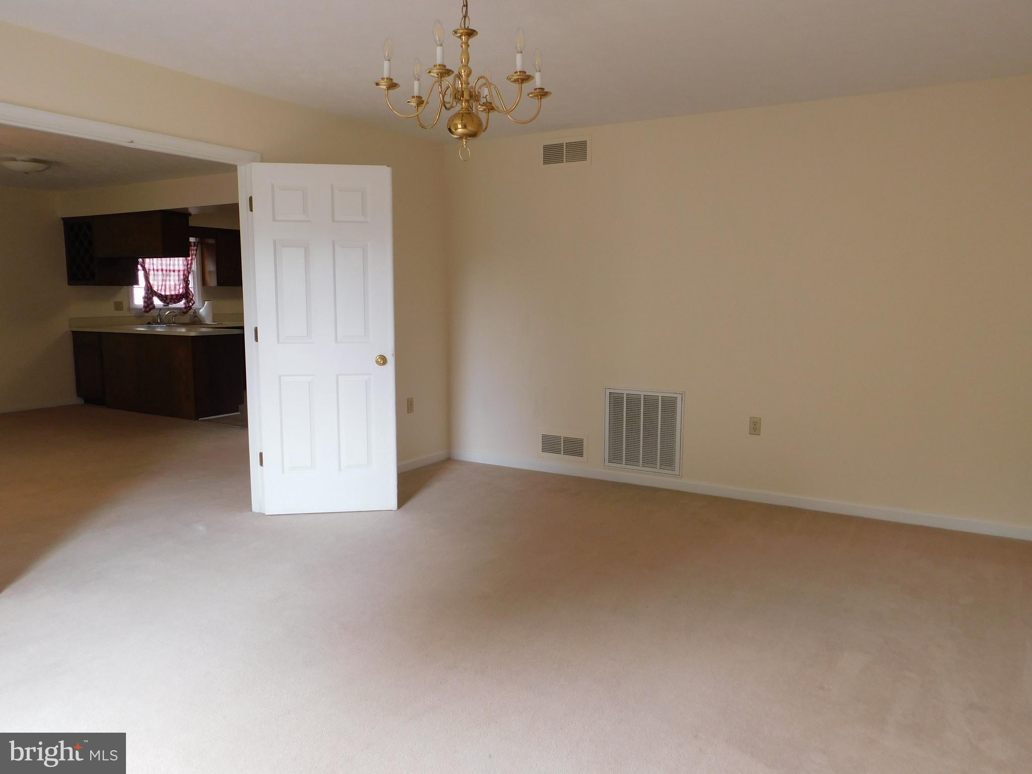 ALBIN VILLAGE - Residential Lease