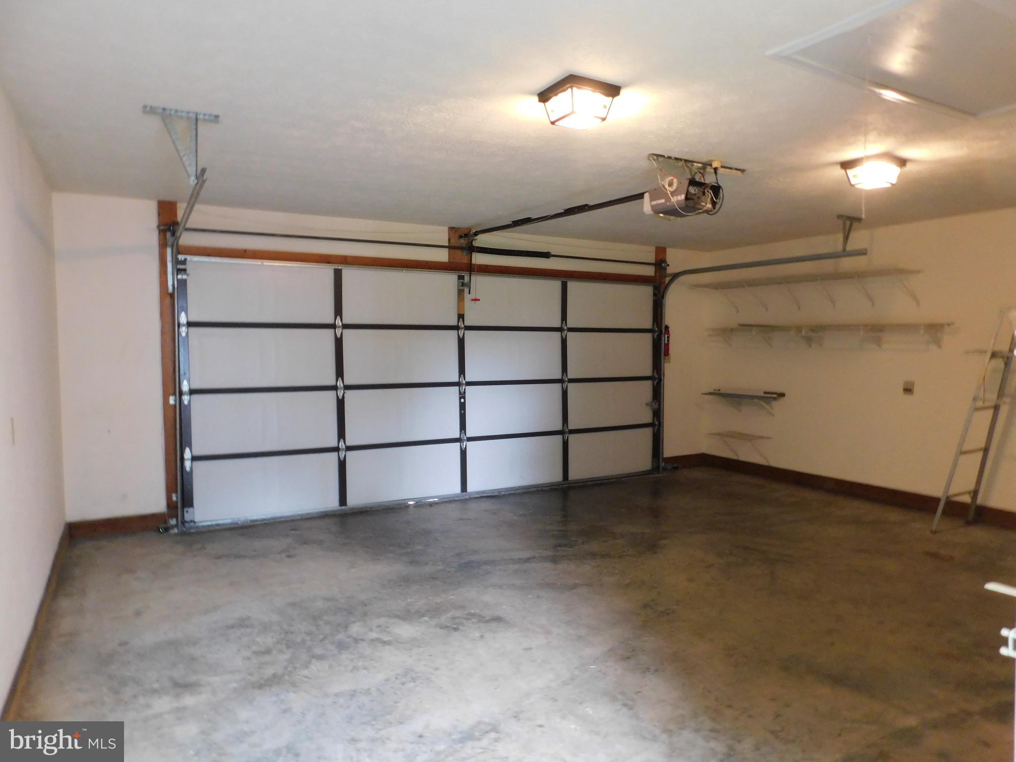 ALBIN VILLAGE - Residential Lease