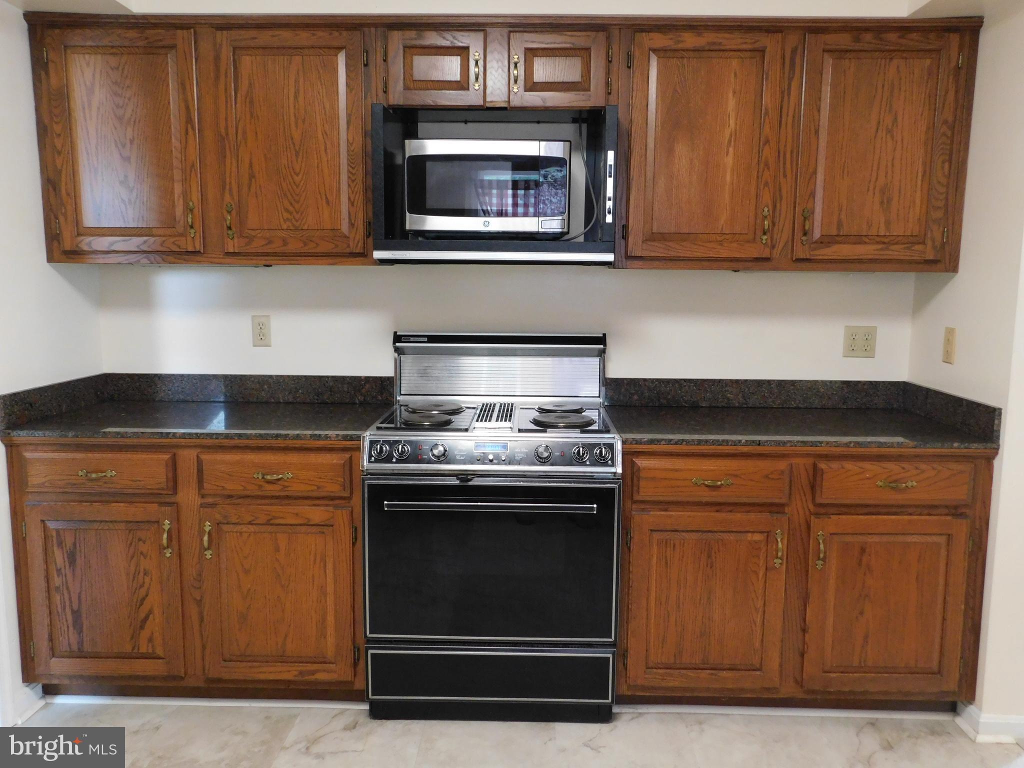 ALBIN VILLAGE - Residential Lease