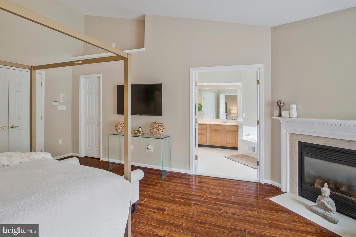 WOODMORE SOUTH - Residential