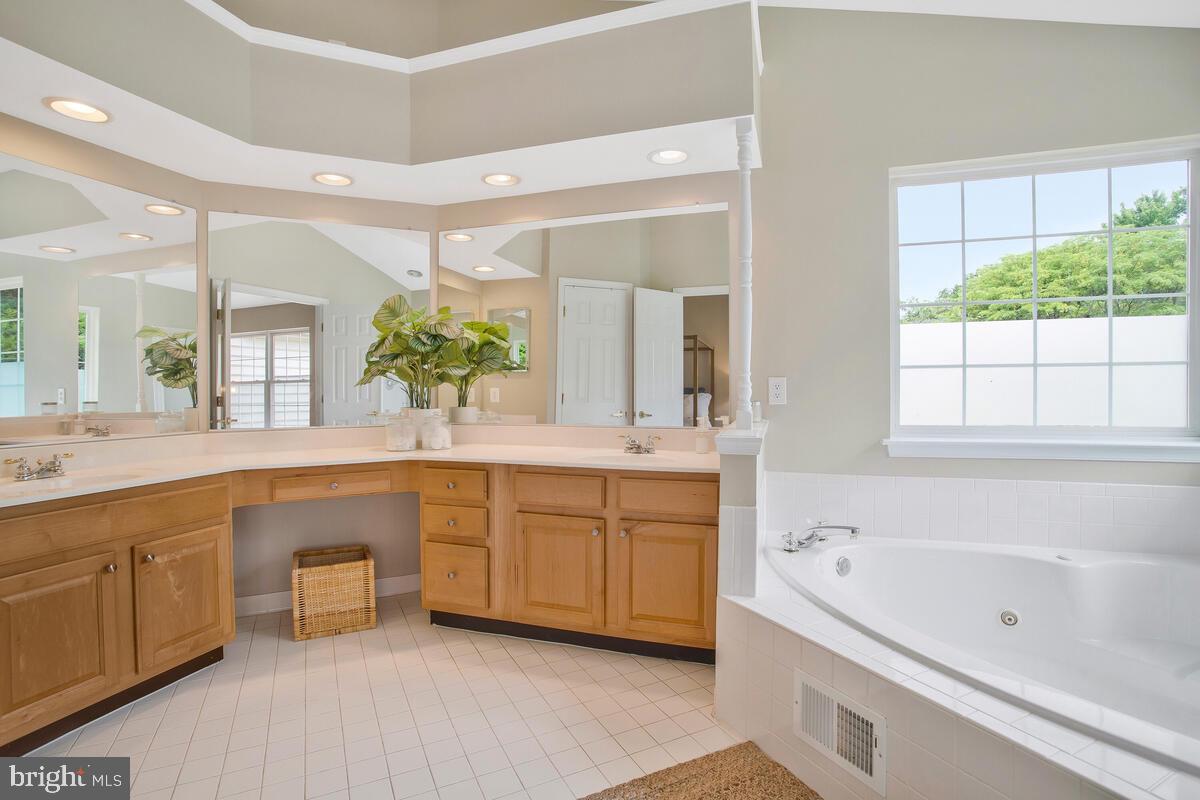 WOODMORE SOUTH - Residential