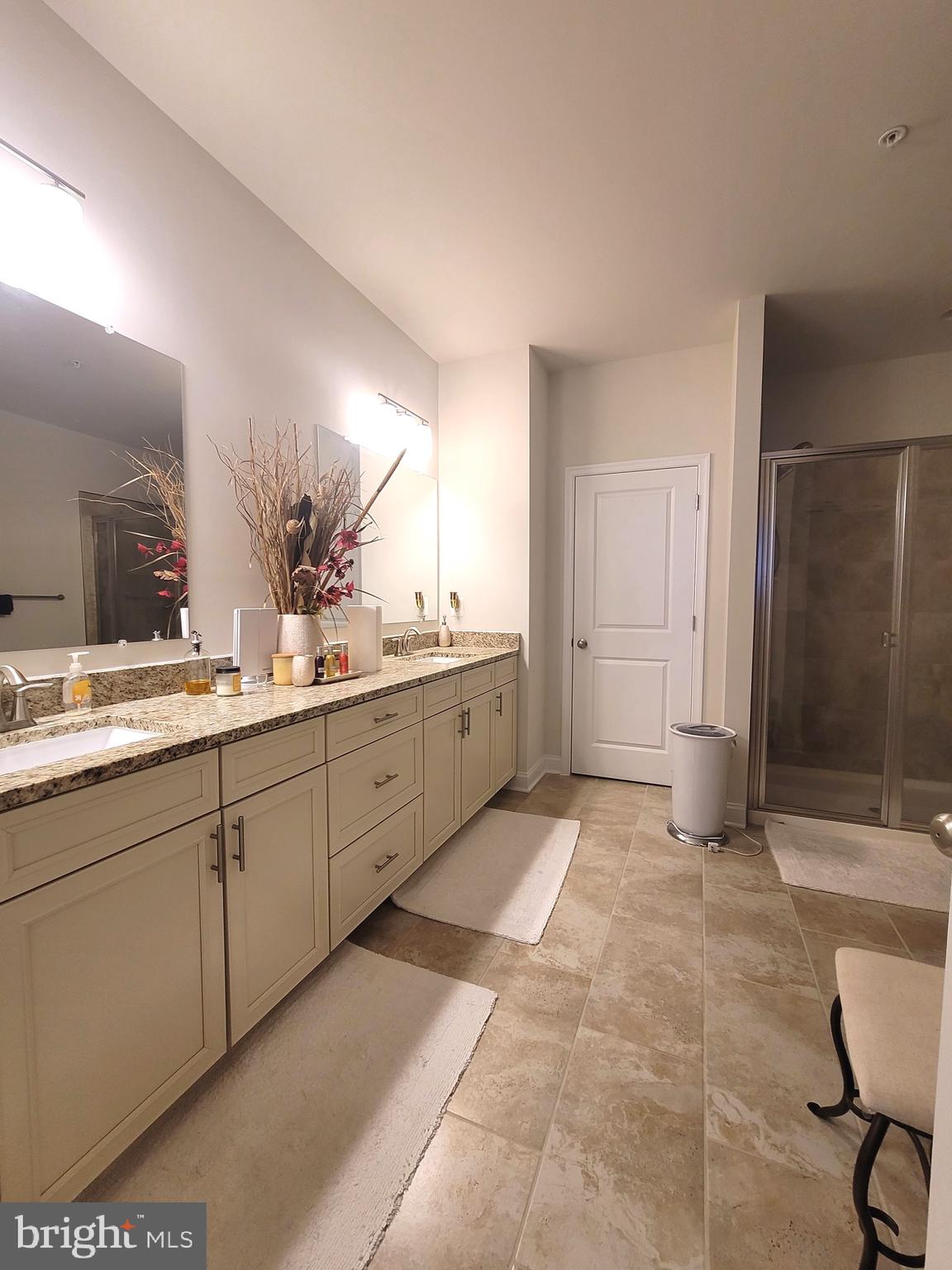 OXFORD SQUARE - Residential Lease