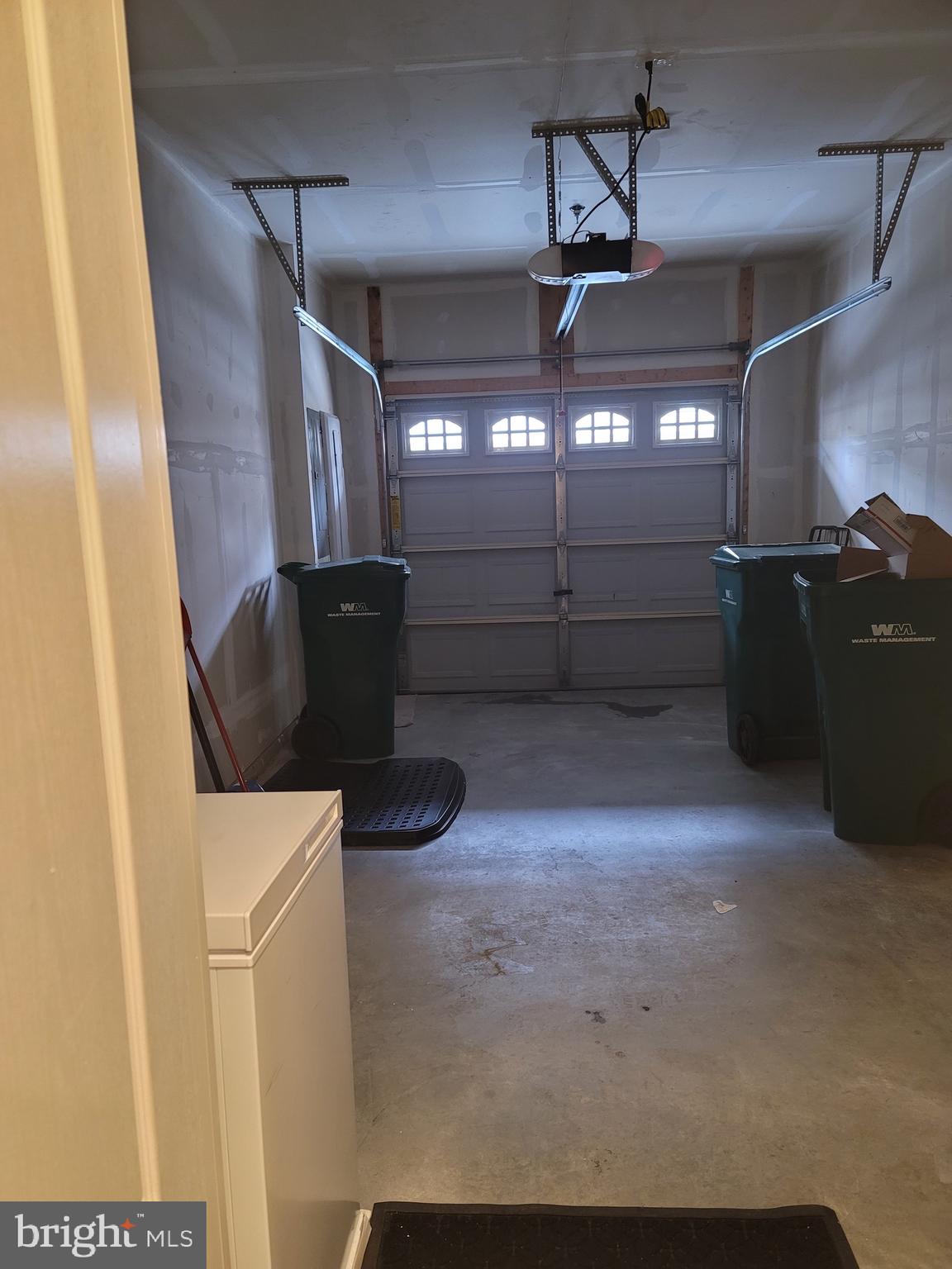 OXFORD SQUARE - Residential Lease