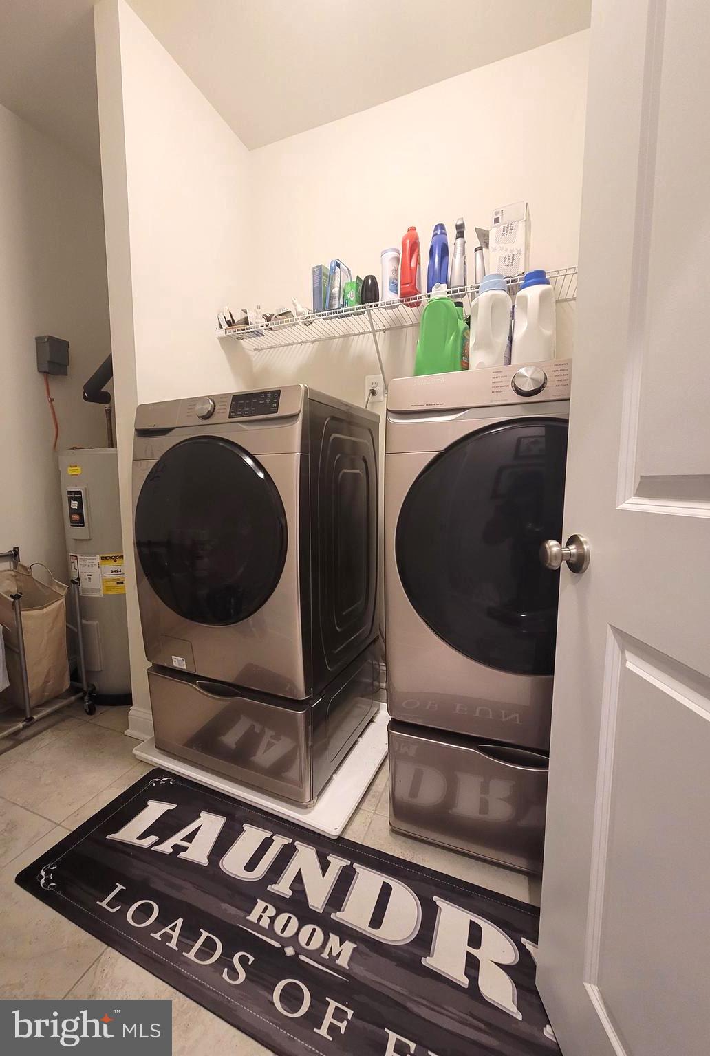 OXFORD SQUARE - Residential Lease