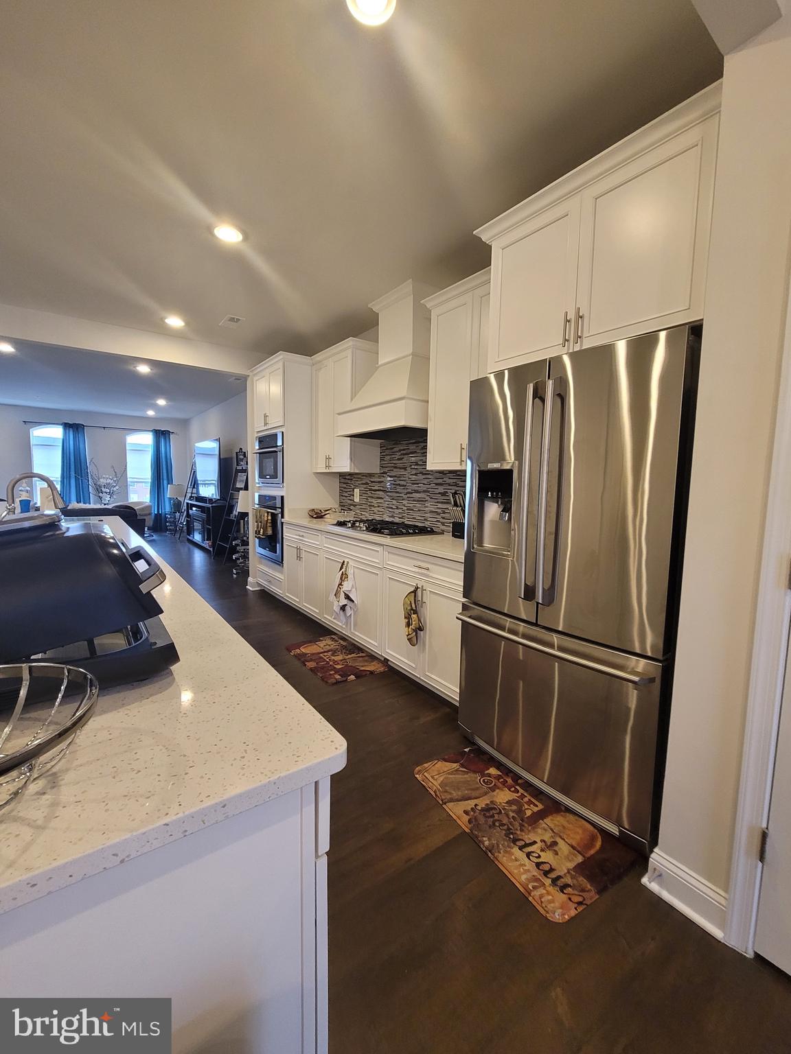 OXFORD SQUARE - Residential Lease