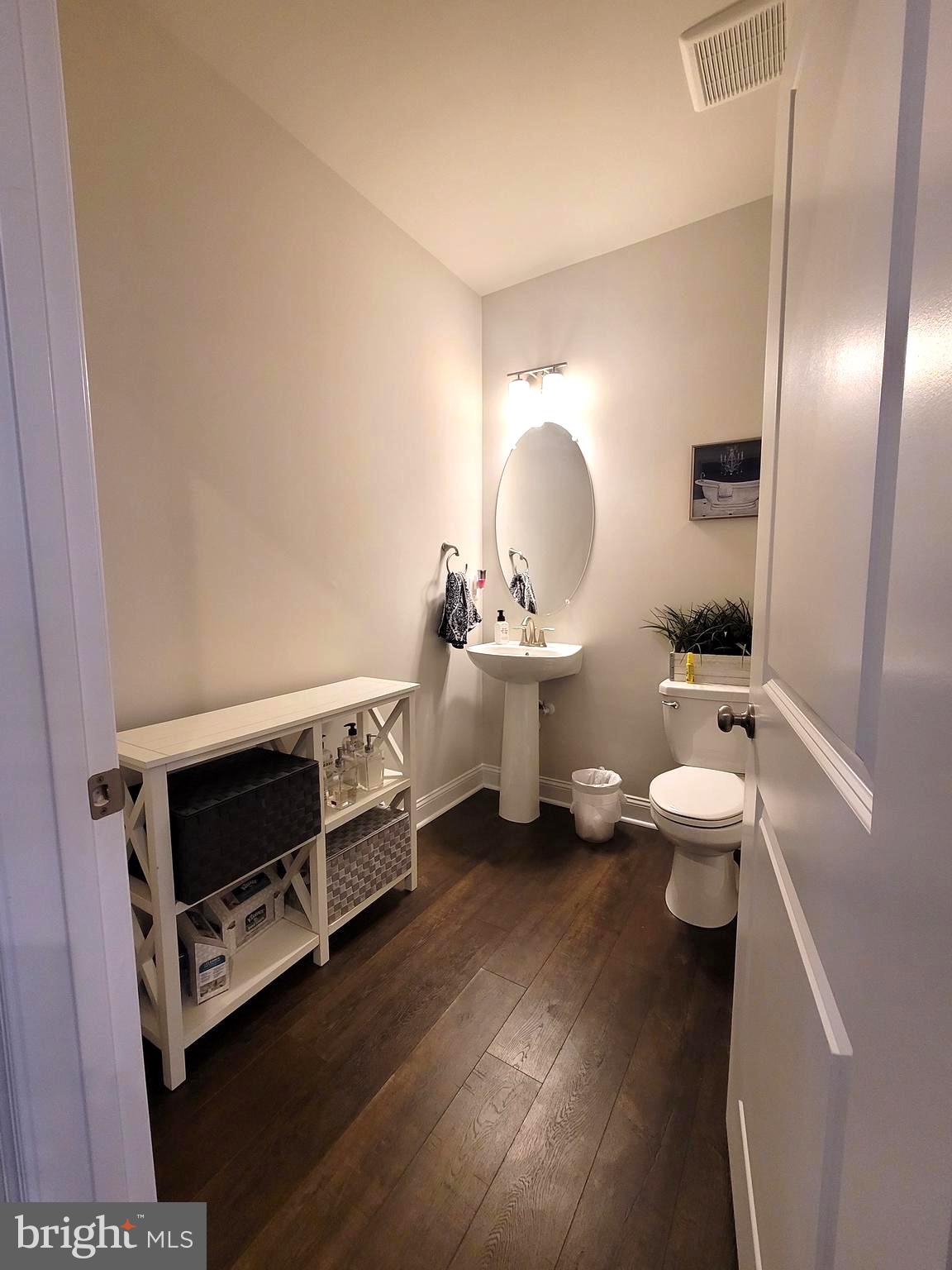 OXFORD SQUARE - Residential Lease