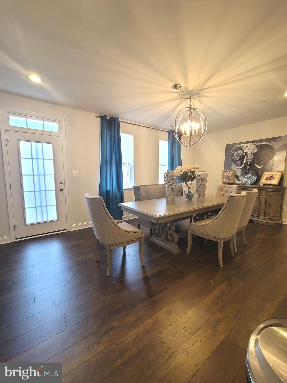 OXFORD SQUARE - Residential Lease