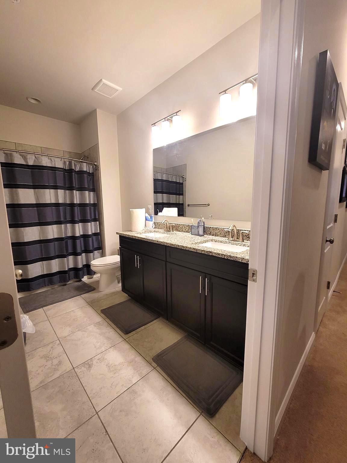 OXFORD SQUARE - Residential Lease