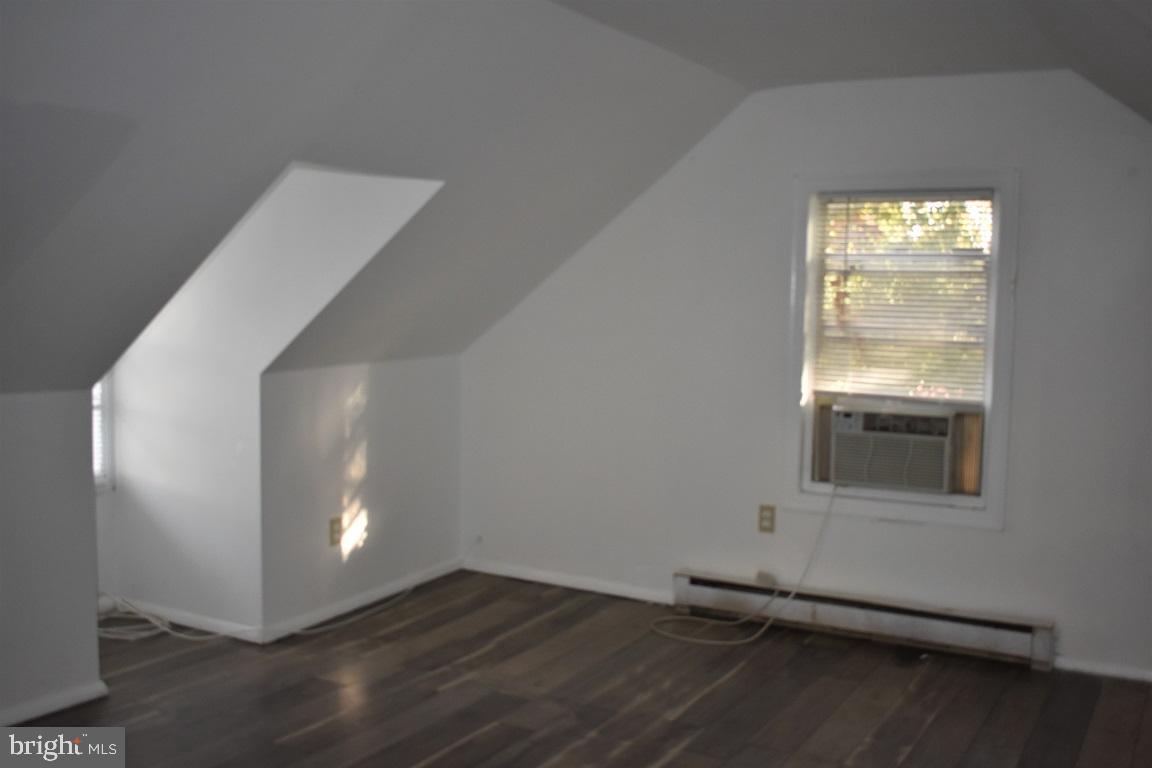 EASTPINES - Residential Lease