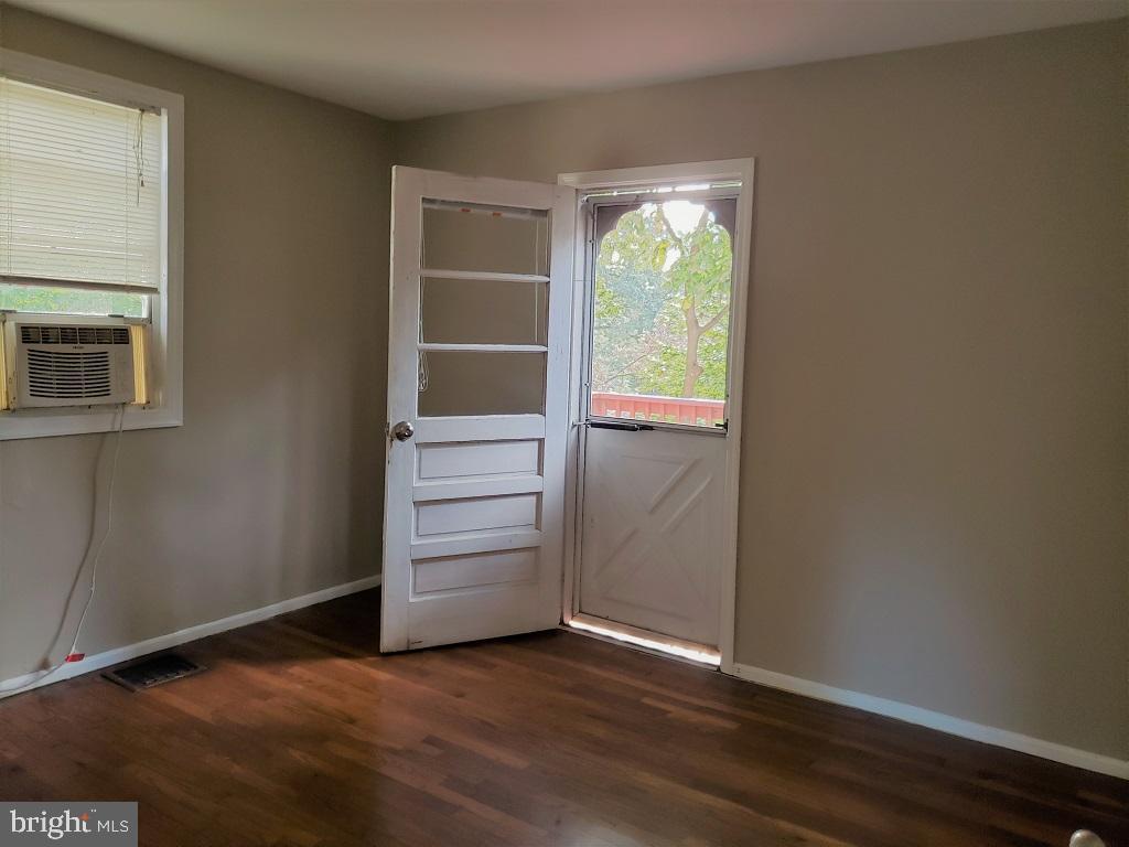 EASTPINES - Residential Lease