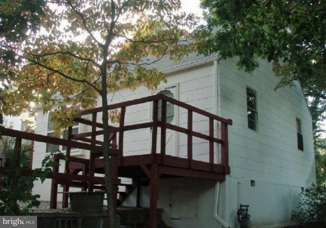 EASTPINES - Residential Lease