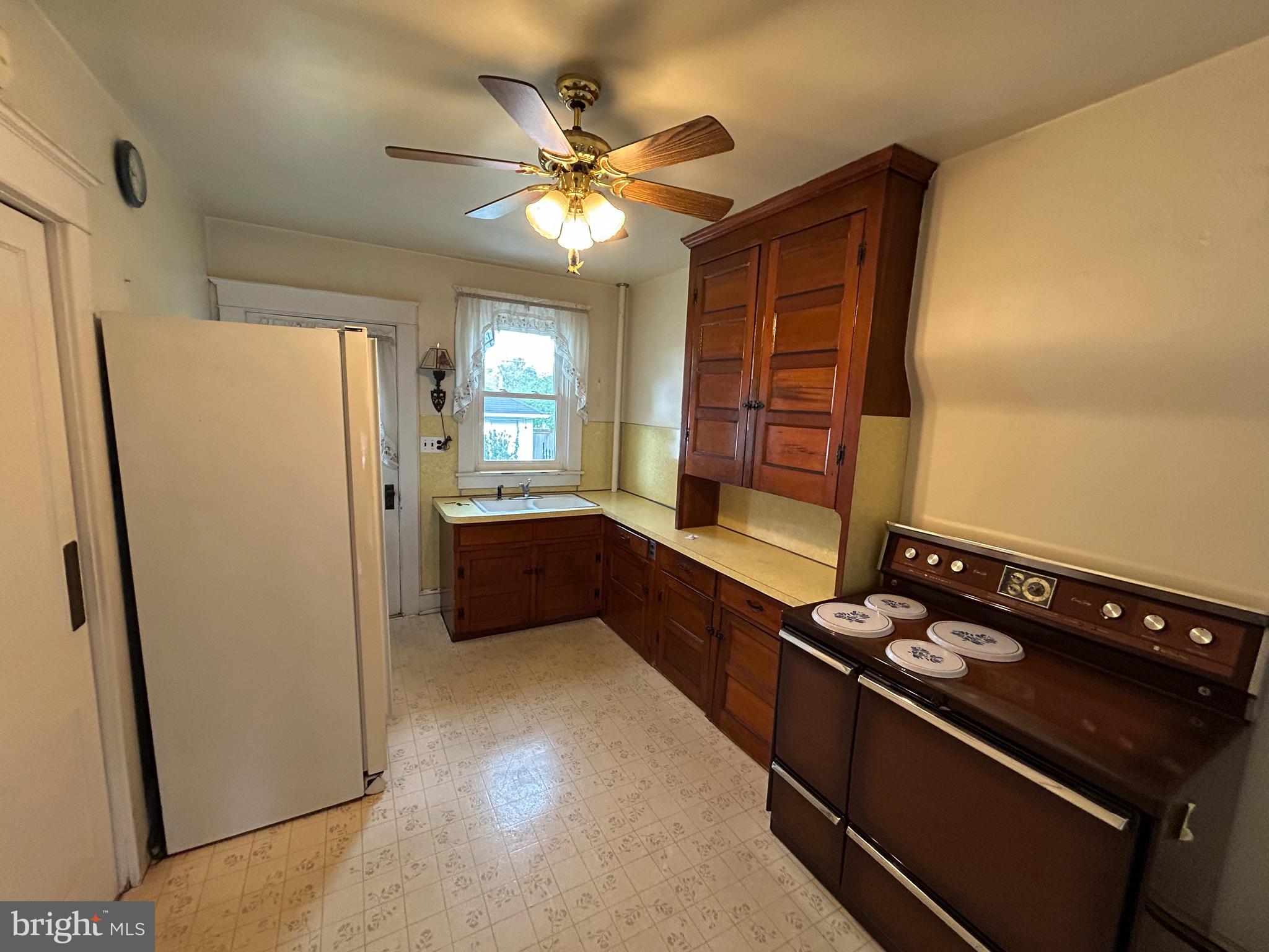 ELMWOOD - Residential