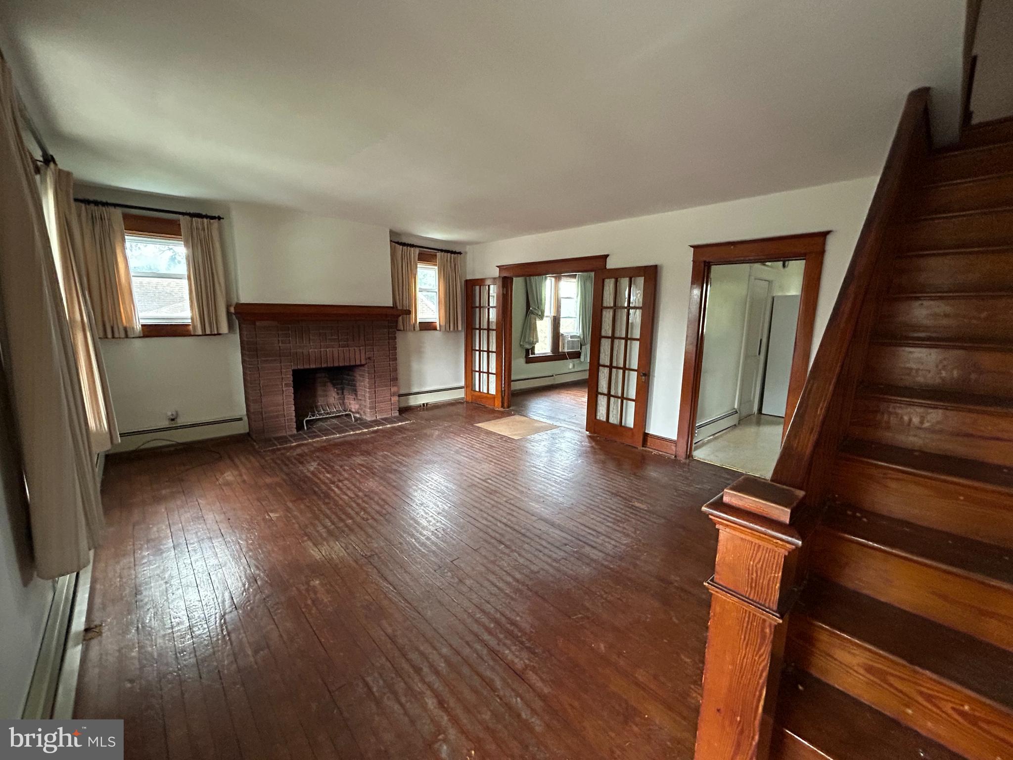 ELMWOOD - Residential