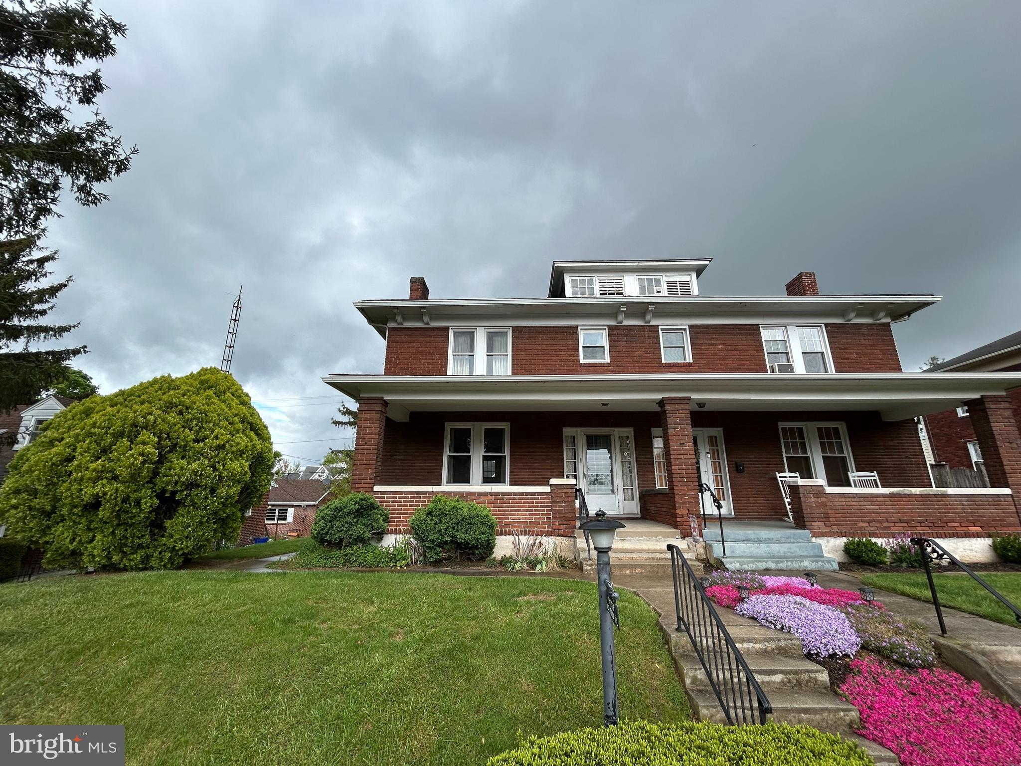 ELMWOOD - Residential