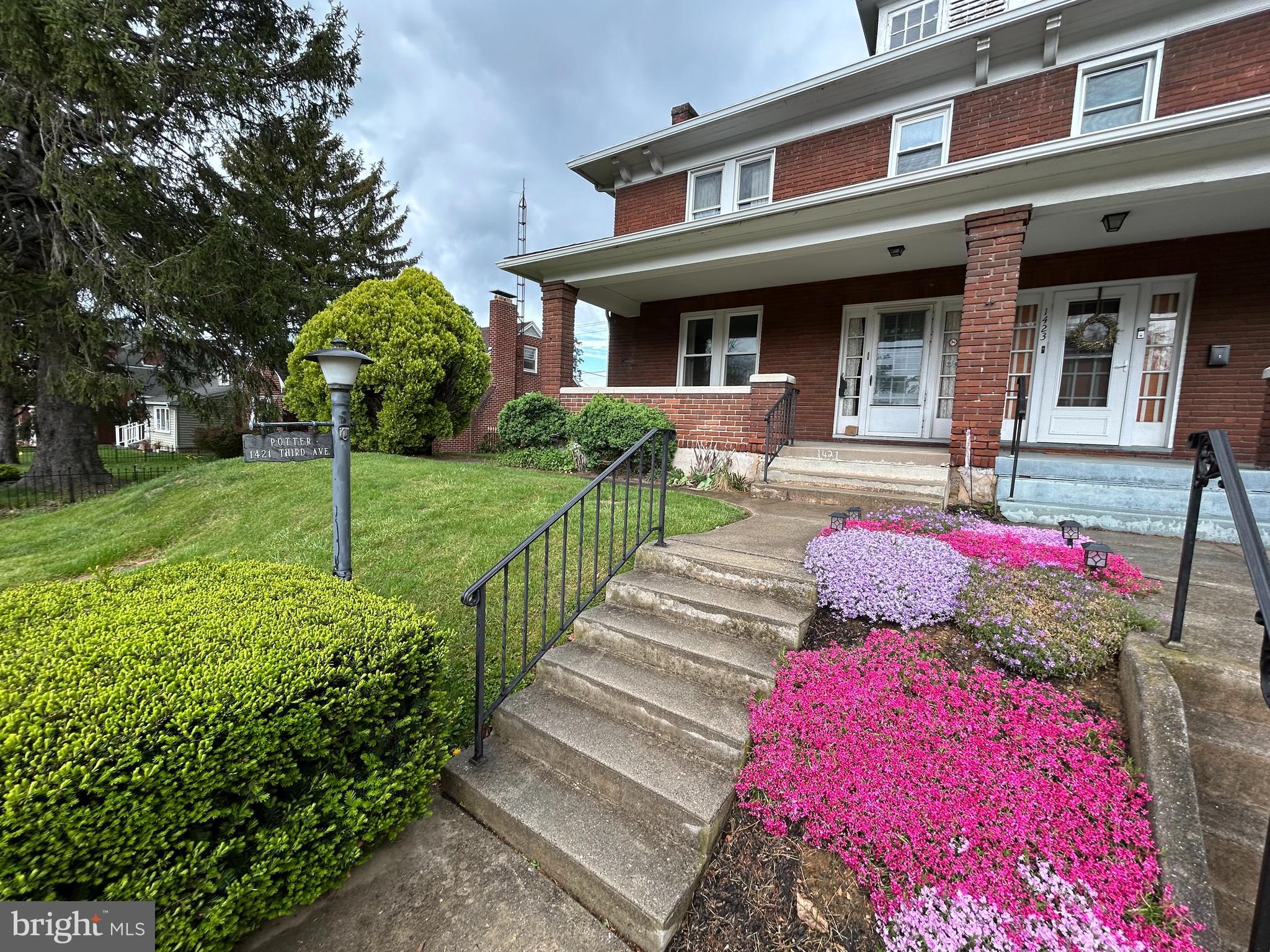 ELMWOOD - Residential