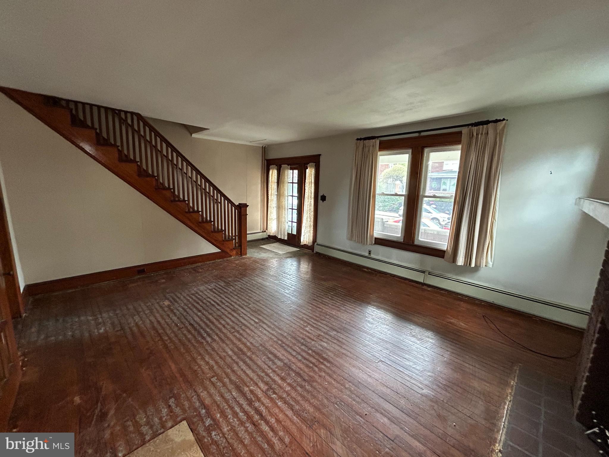 ELMWOOD - Residential