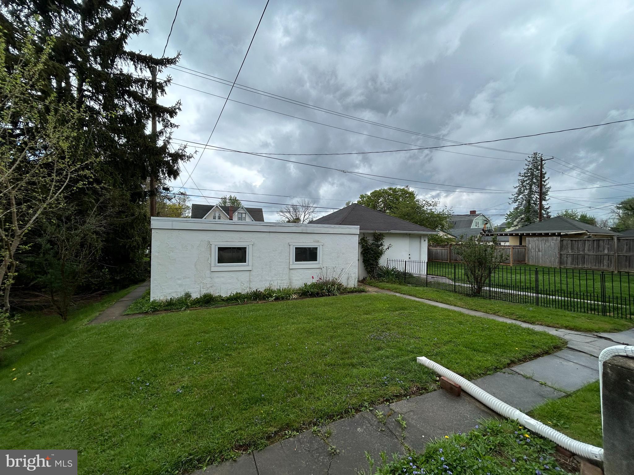 ELMWOOD - Residential