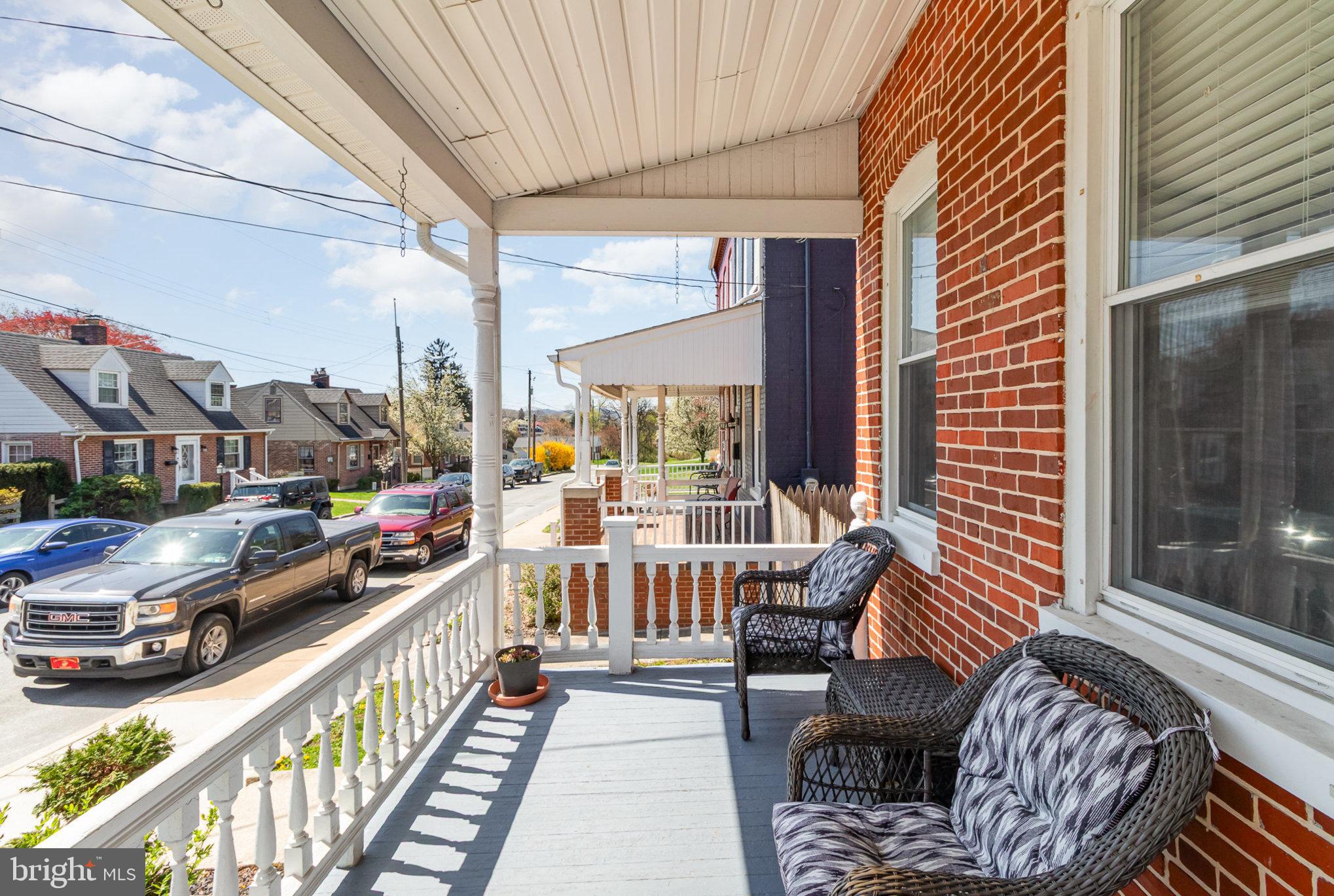 843 SPRUCE STREET