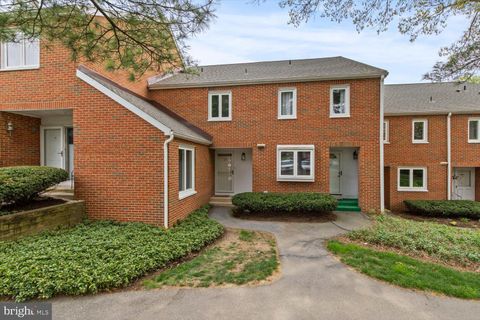 Photo of 17 BEECHTREE LN, MOUNTVILLE, PA 17554 (MLS # PALA2033638)