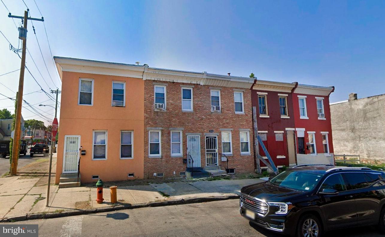 N ROBINSON STREET
