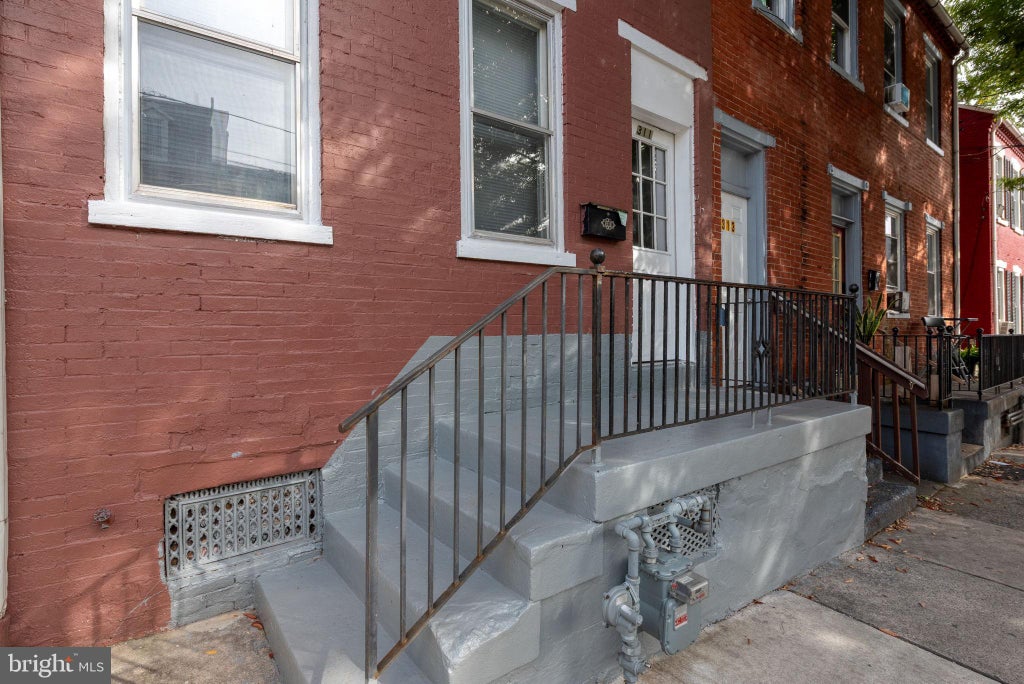 Photo of 311 S Queen Street, LANCASTER, PA 17603 (MLS # PALA2096960)
