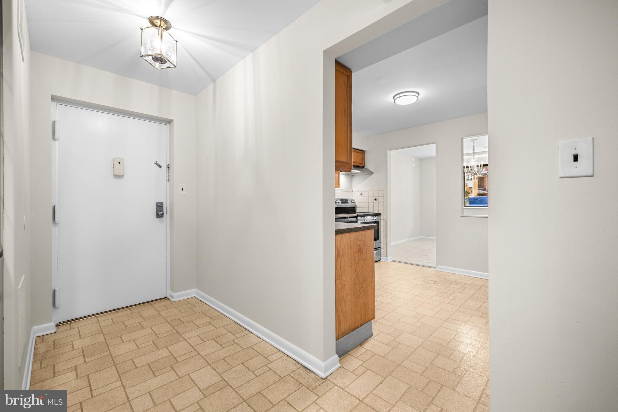 6 MULLINGAR COURT 101