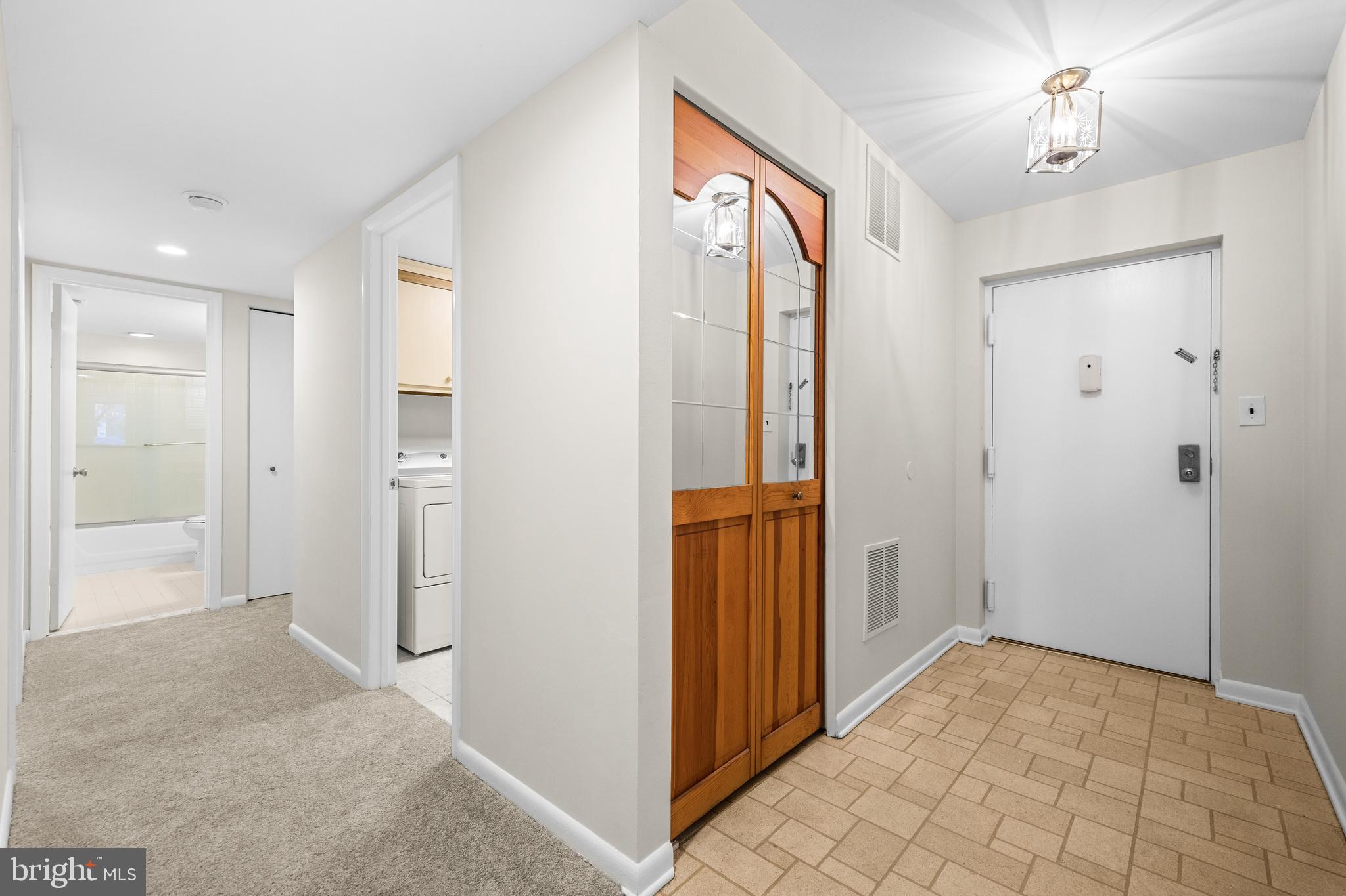 6 MULLINGAR COURT 101