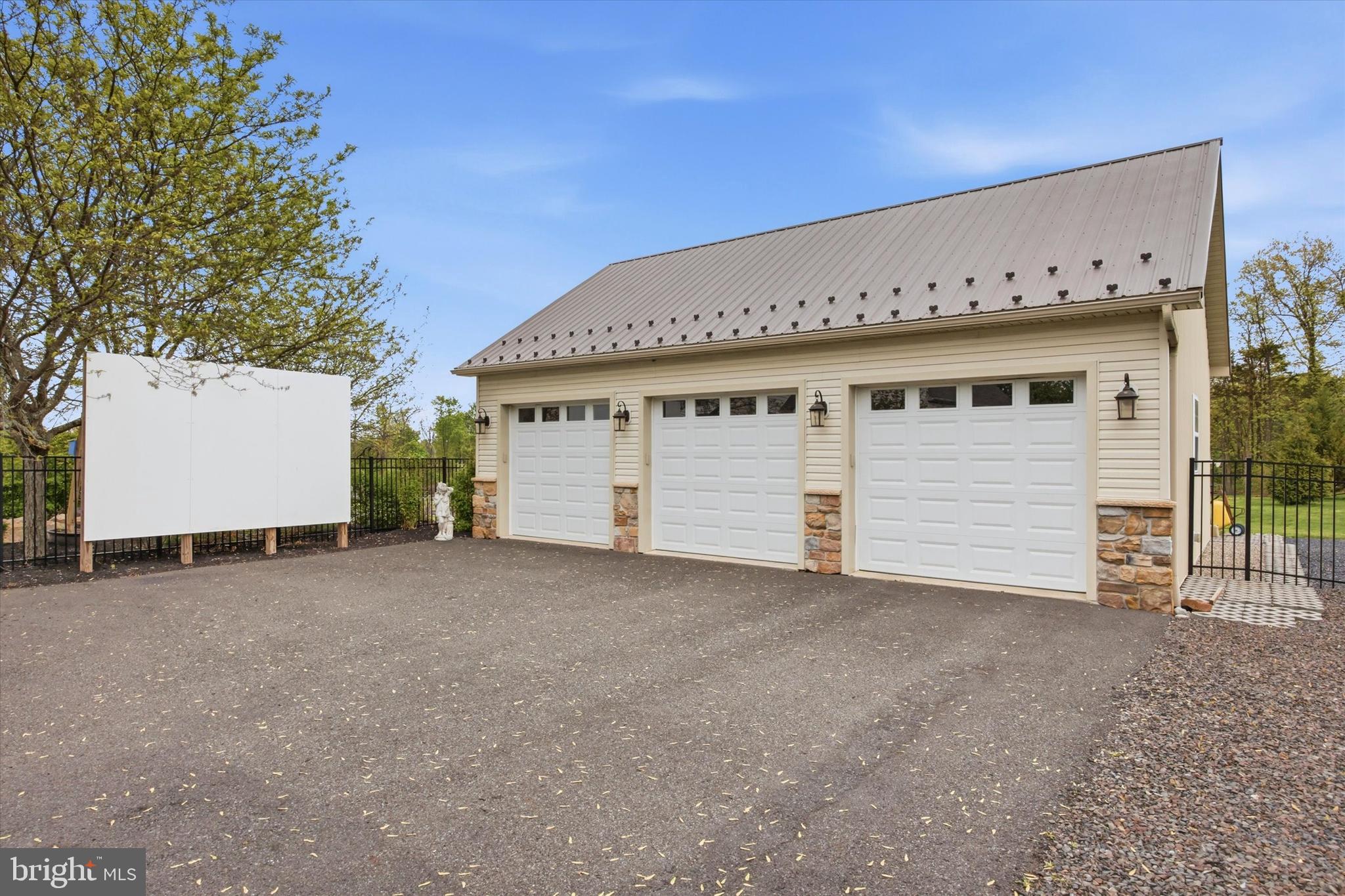 WYNNE FIELD ESTATES - Residential