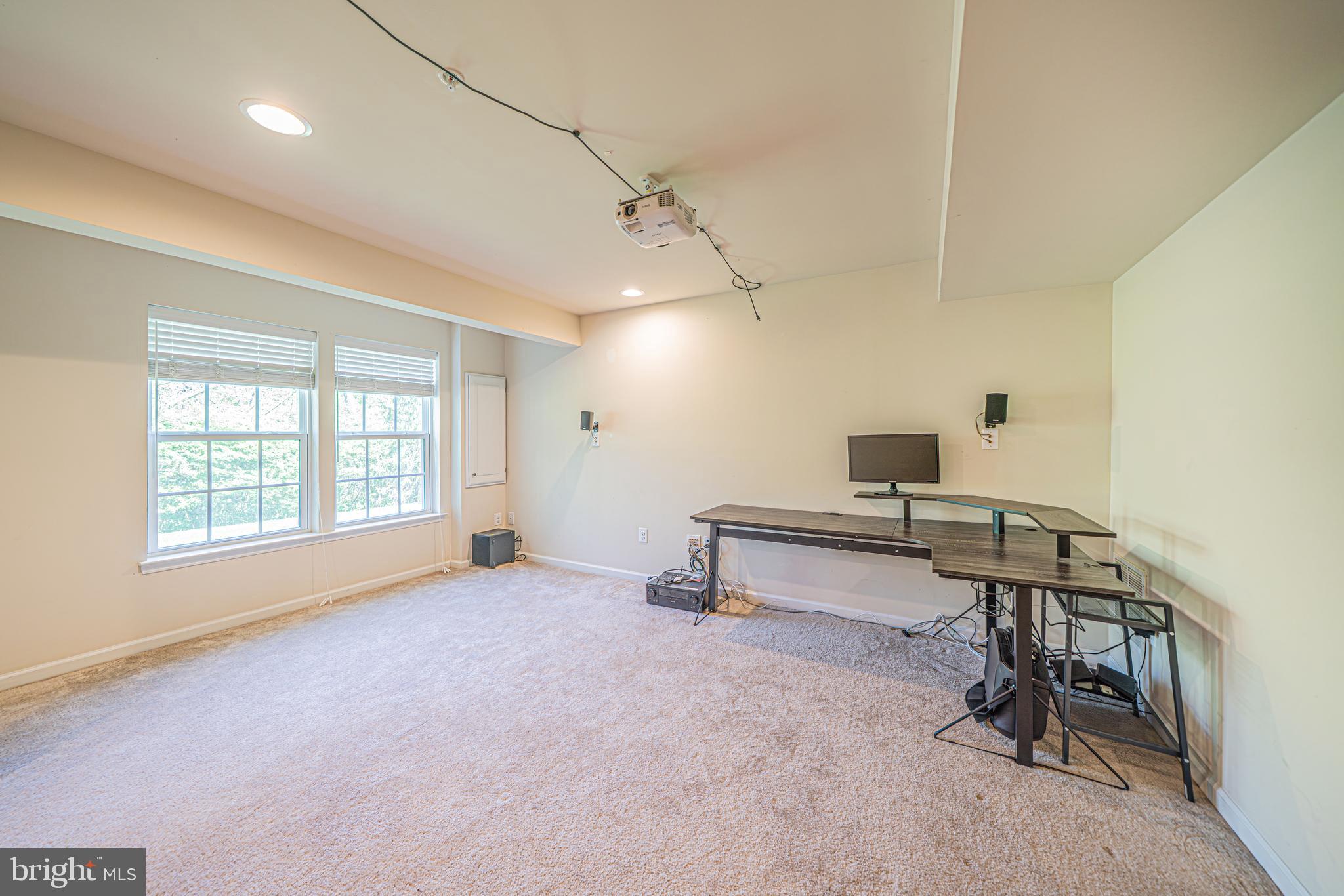 WALNUT CREEK AT MONT - Residential