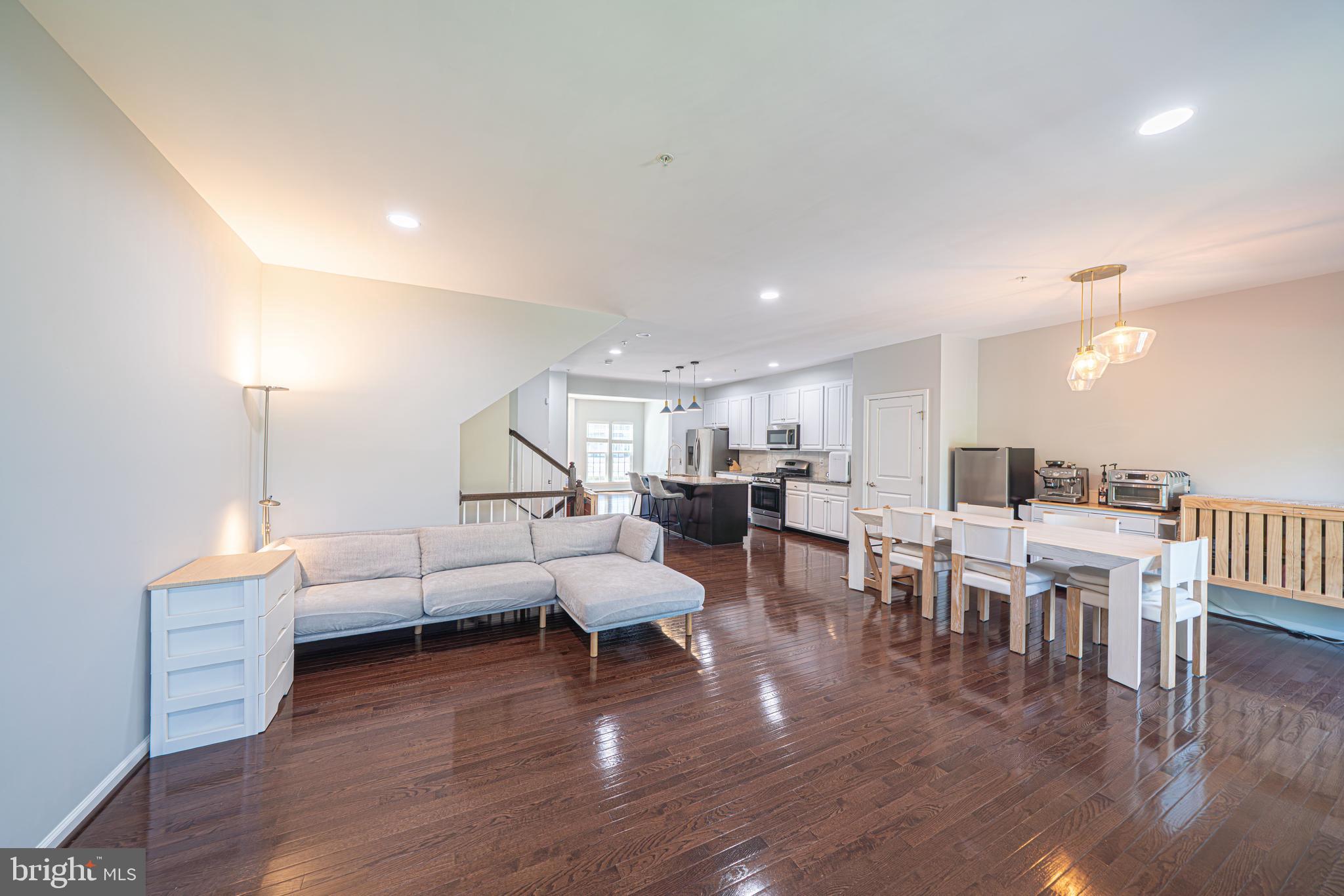 WALNUT CREEK AT MONT - Residential