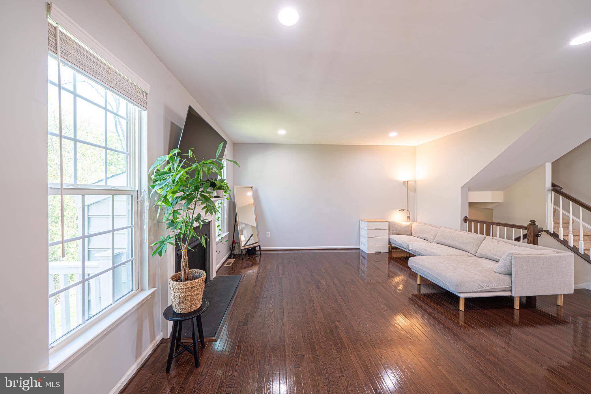 WALNUT CREEK AT MONT - Residential