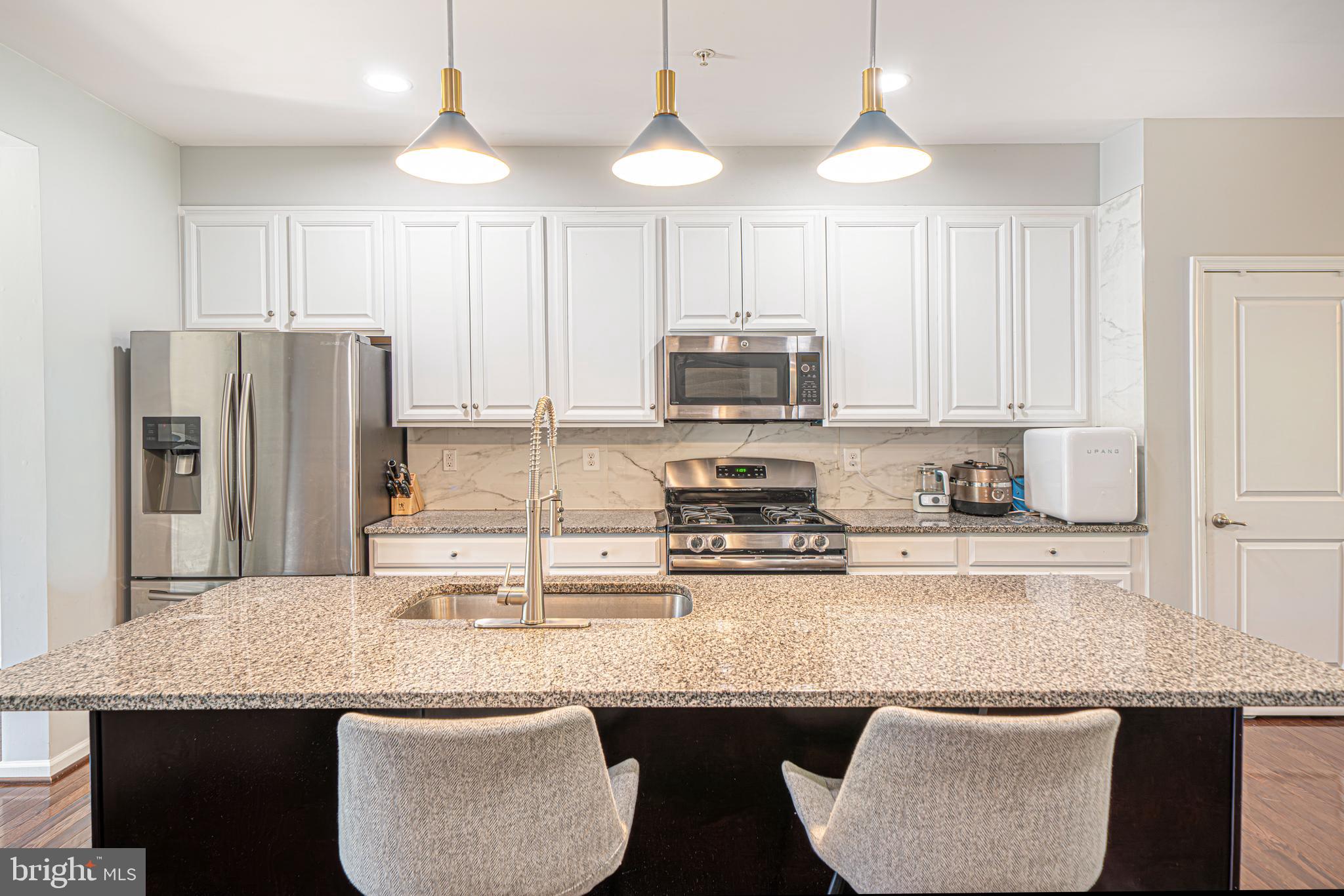 WALNUT CREEK AT MONT - Residential