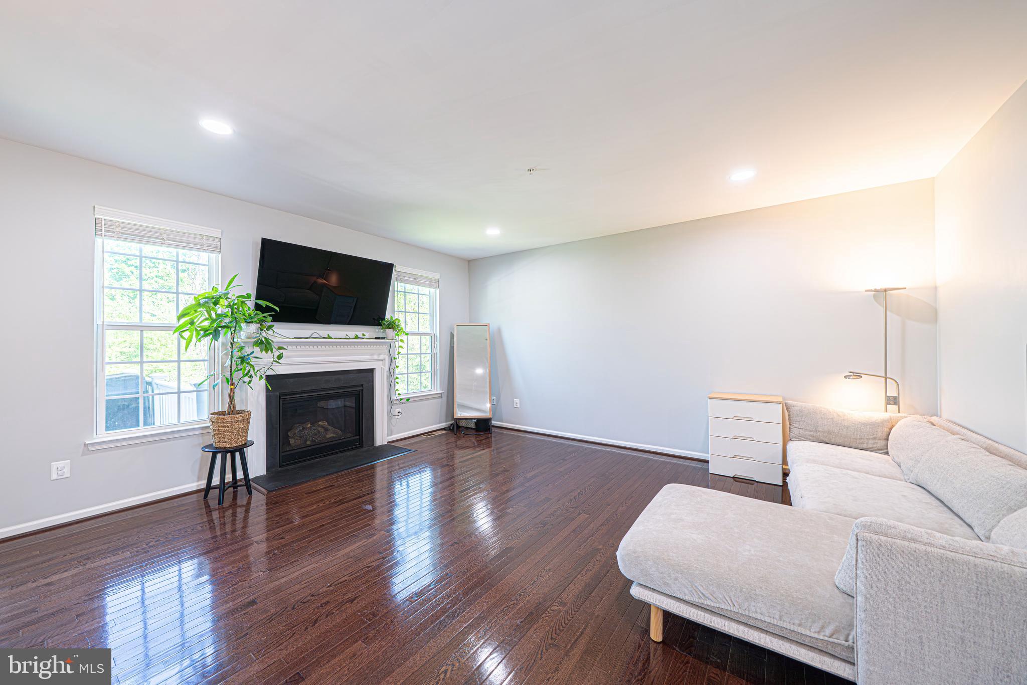 WALNUT CREEK AT MONT - Residential